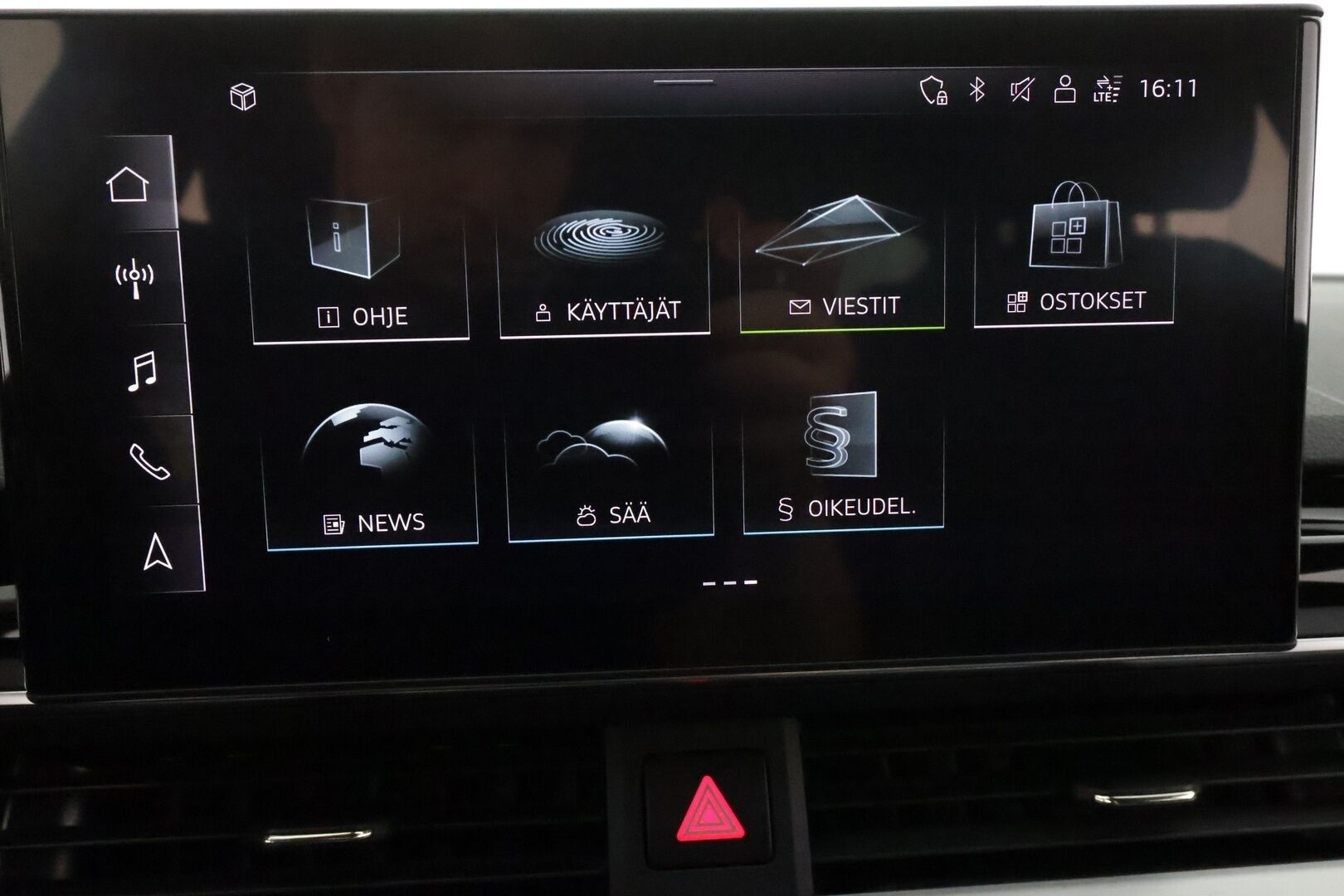 Audi A4 2021 Avant Business S line 40 TFSI MHEV quattro ** Webasto / Bang & Olufsen / Adapt.Vakkari /  P.kamera / Black Optic ** - Talvivarusteet / Suomi-auto / Digimittaristo / Vetokoukku / Matrix Led /