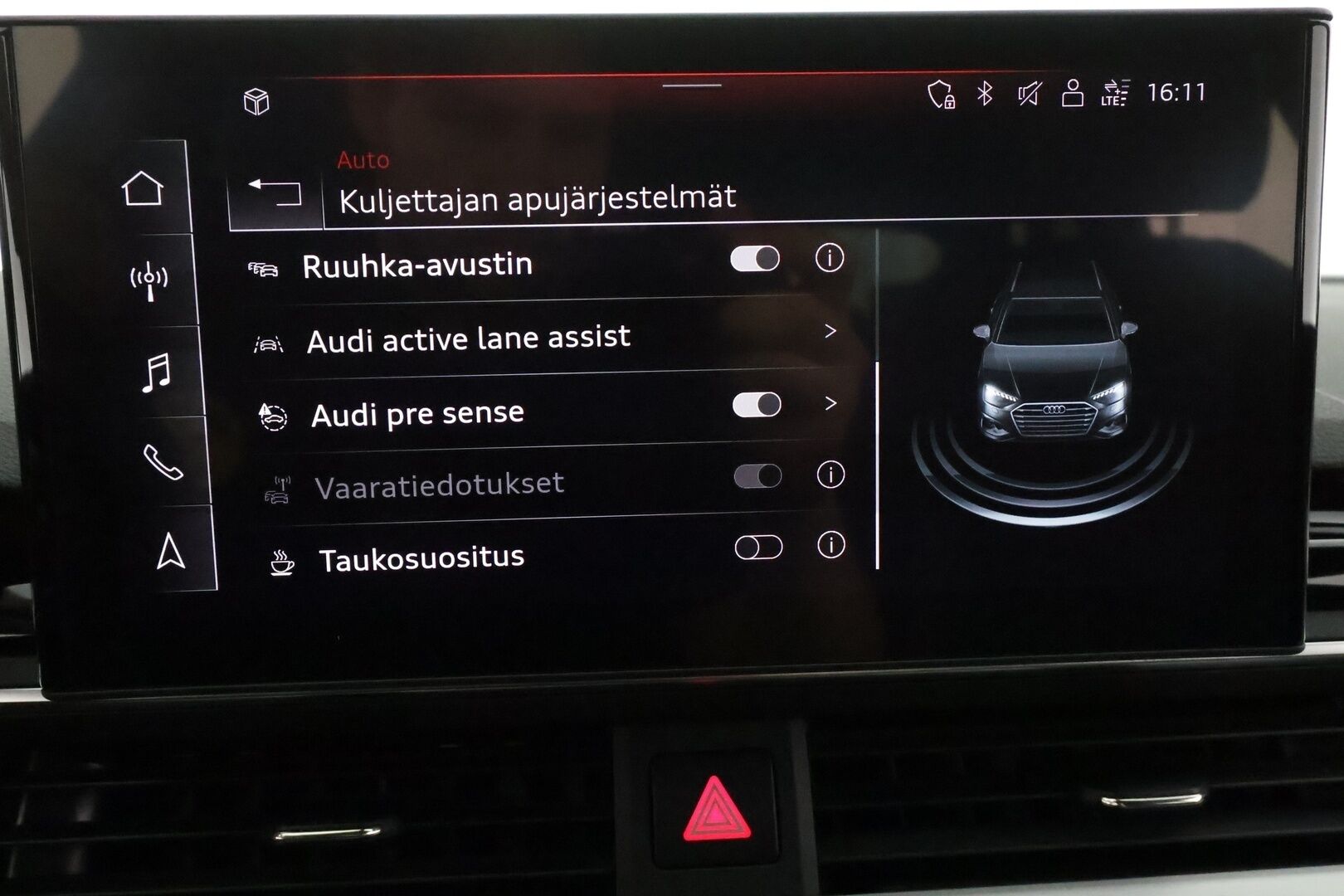 Audi A4 2021 Avant Business S line 40 TFSI MHEV quattro ** Webasto / Bang & Olufsen / Adapt.Vakkari /  P.kamera / Black Optic ** - Talvivarusteet / Suomi-auto / Digimittaristo / Vetokoukku / Matrix Led /