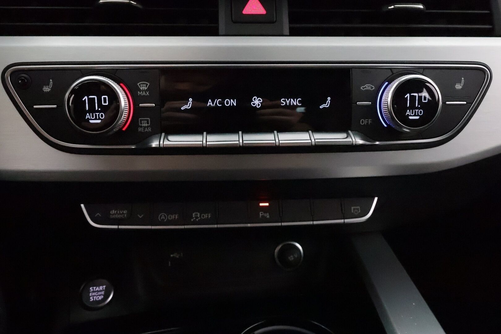 Audi A4 2021 Avant Business S line 40 TFSI MHEV quattro ** Webasto / Bang & Olufsen / Adapt.Vakkari /  P.kamera / Black Optic ** - Talvivarusteet / Suomi-auto / Digimittaristo / Vetokoukku / Matrix Led /