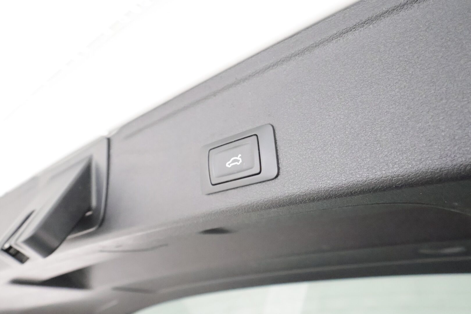 Audi A4 2021 Avant Business S line 40 TFSI MHEV quattro ** Webasto / Bang & Olufsen / Adapt.Vakkari /  P.kamera / Black Optic ** - Talvivarusteet / Suomi-auto / Digimittaristo / Vetokoukku / Matrix Led /