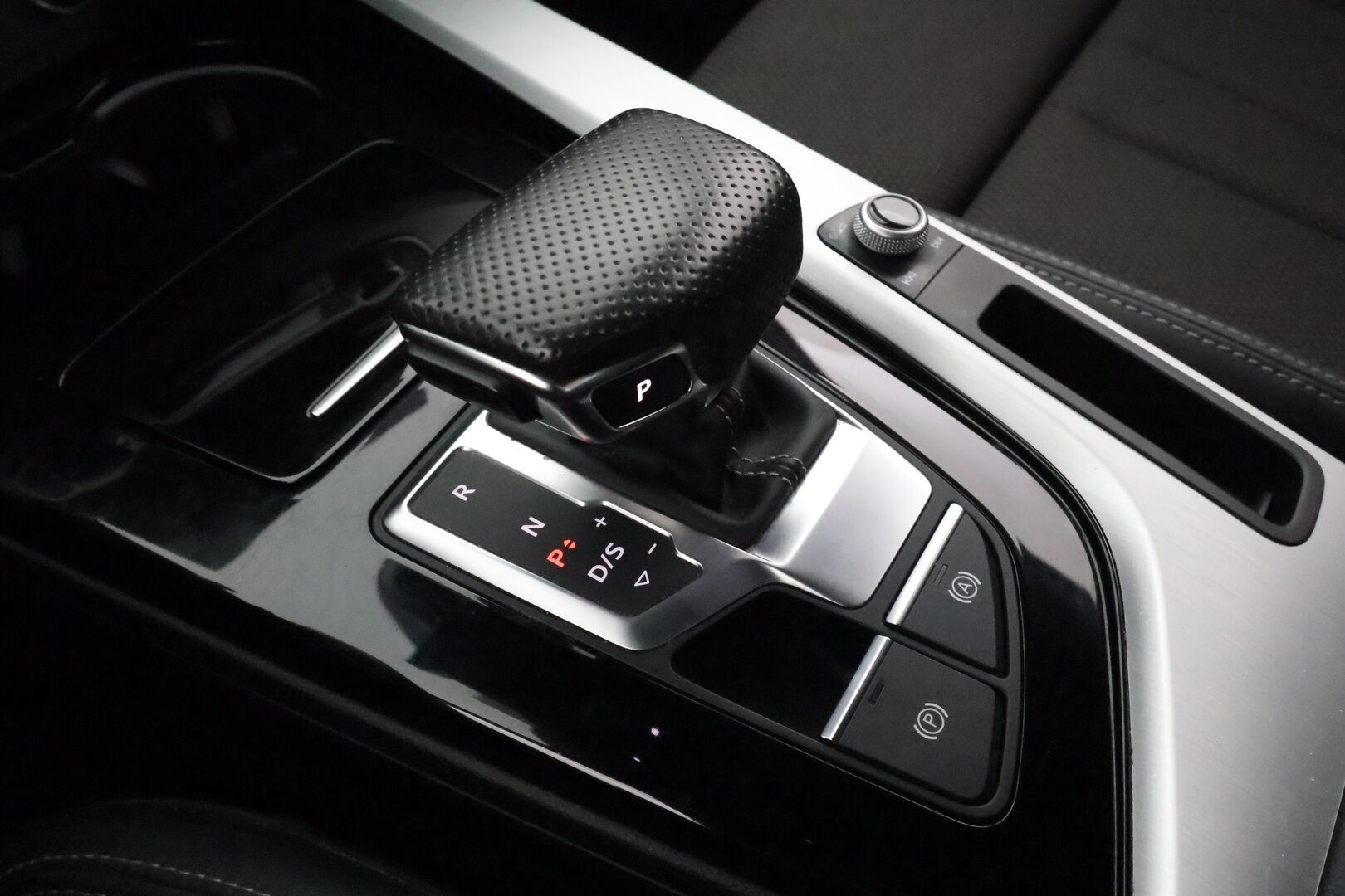 Audi A4 2021 Avant Business S line 40 TFSI MHEV quattro ** Webasto / Koukku / Adapt.Vakkari / Matrix-LED / P.kamera / Sportpenkit ** - 3,99 % KORKOTARJOUS TÄHÄN AUTOON - Suomi-auto / Kahdet Renkaat
