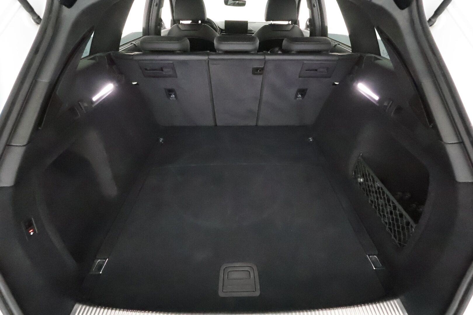 Audi A4 2021 Avant Business S line 40 TFSI MHEV quattro ** Webasto / Bang & Olufsen / Adapt.Vakkari /  P.kamera / Black Optic ** - Talvivarusteet / Suomi-auto / Digimittaristo / Vetokoukku / Matrix Led /