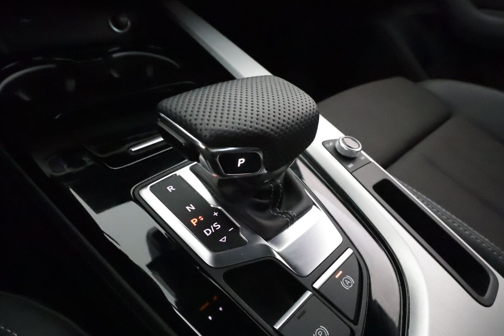 Audi A4 2021 Avant Business S line 40 TFSI 150 kW MHEV quattro S tronic / Adapt.vakkari / B&O / Webasto / Koukku / P.kamera / TULOSSA // - 3,99 % KORKOTARJOUS TÄHÄN AUTOON - 