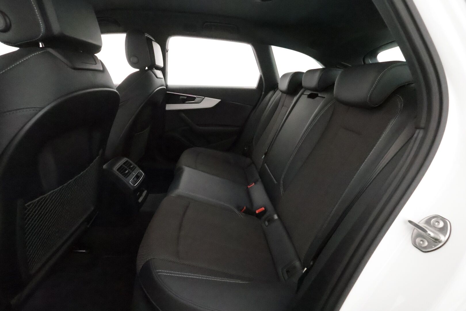 Audi A4 2021 Avant Business S line 40 TFSI 150 kW MHEV quattro S tronic / Adapt.vakkari / B&O / Webasto / Koukku / P.kamera / TULOSSA // - 3,99 % KORKOTARJOUS TÄHÄN AUTOON - 