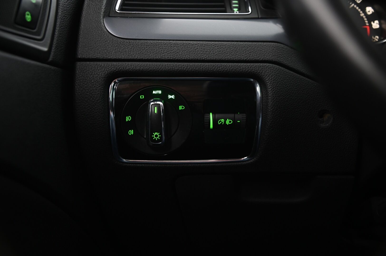 Skoda Superb 2012 Combi 2,0 TDI 140 Comfort Business DSG Autom.