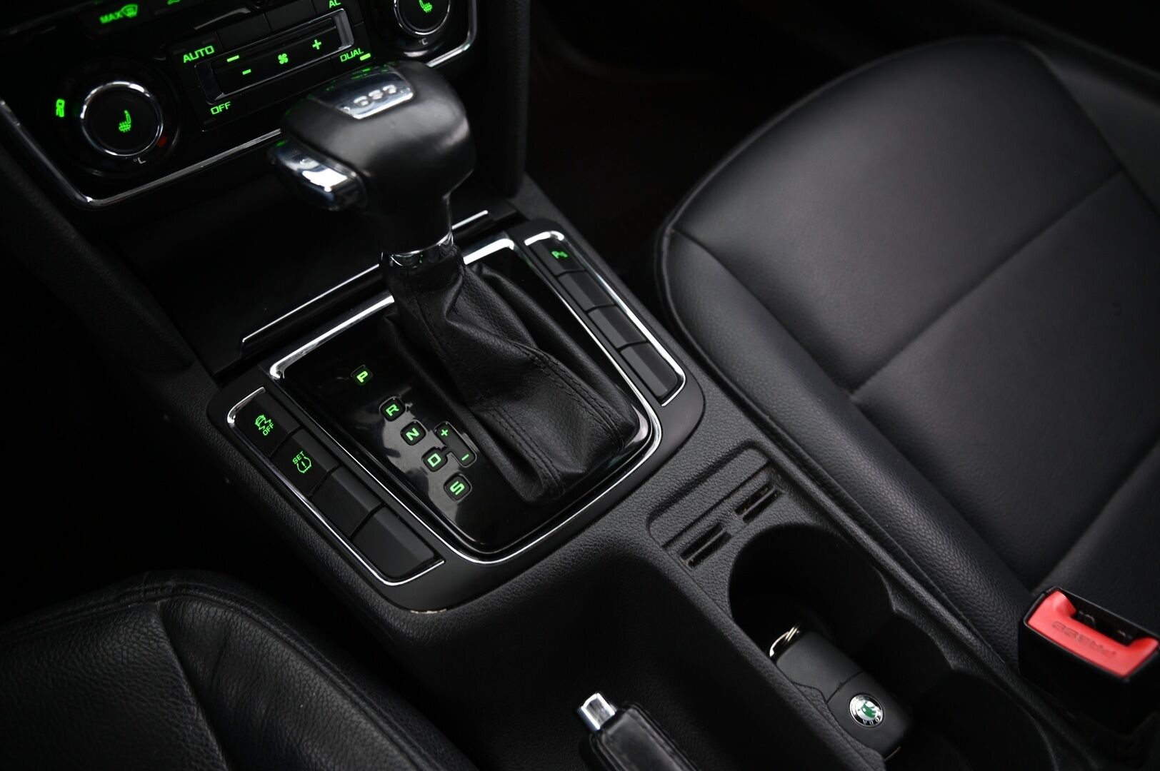 Skoda Superb 2012 Combi 2,0 TDI 140 Comfort Business DSG Autom.