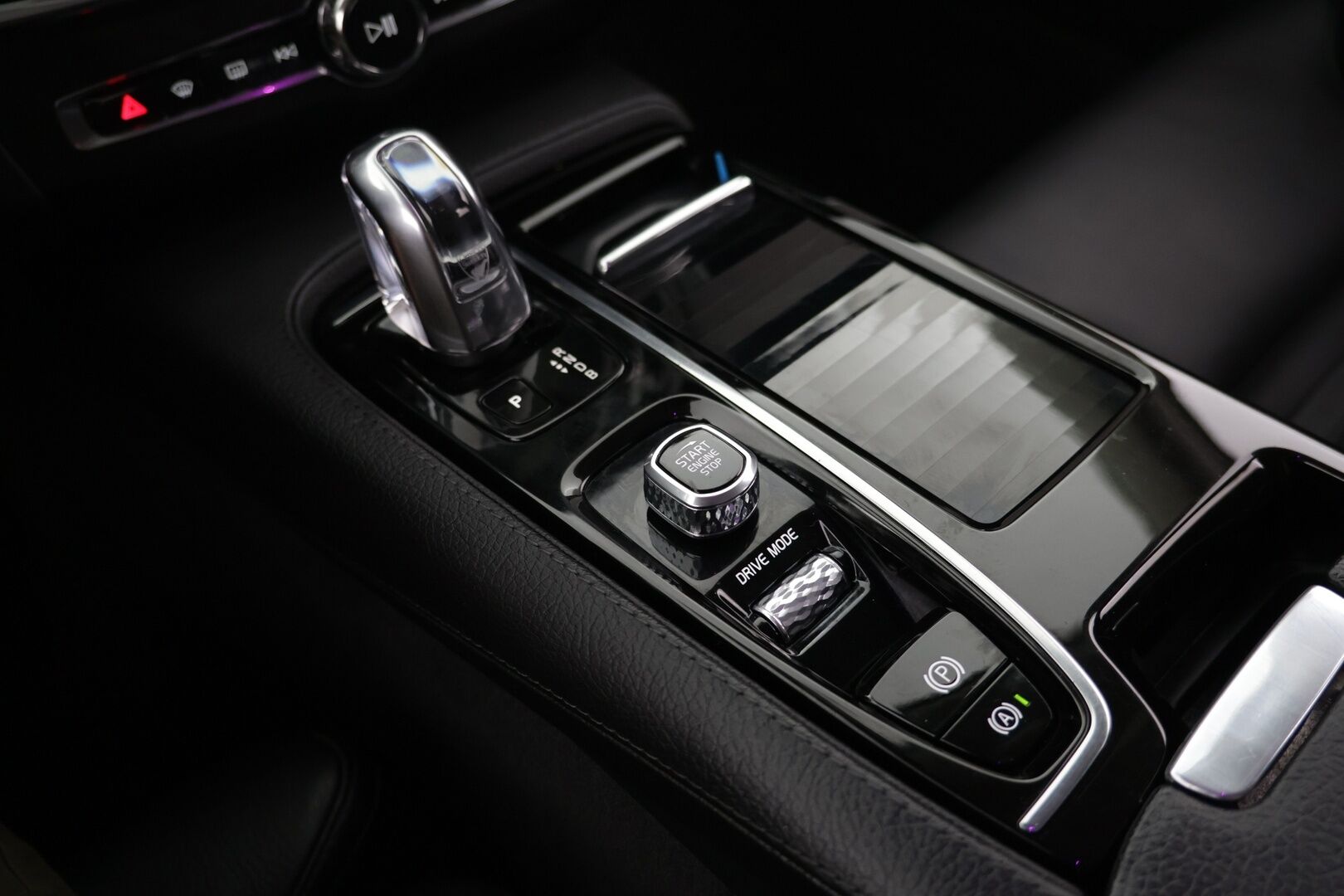 Volvo V90 2019 T8 AWD Inscription aut. - / HUD ! / Webasto ! / ACC ! / BLIS ! / P.Kamera ! / Muistipenkit !  / Koukku ! / Merkkihuollettu ! /