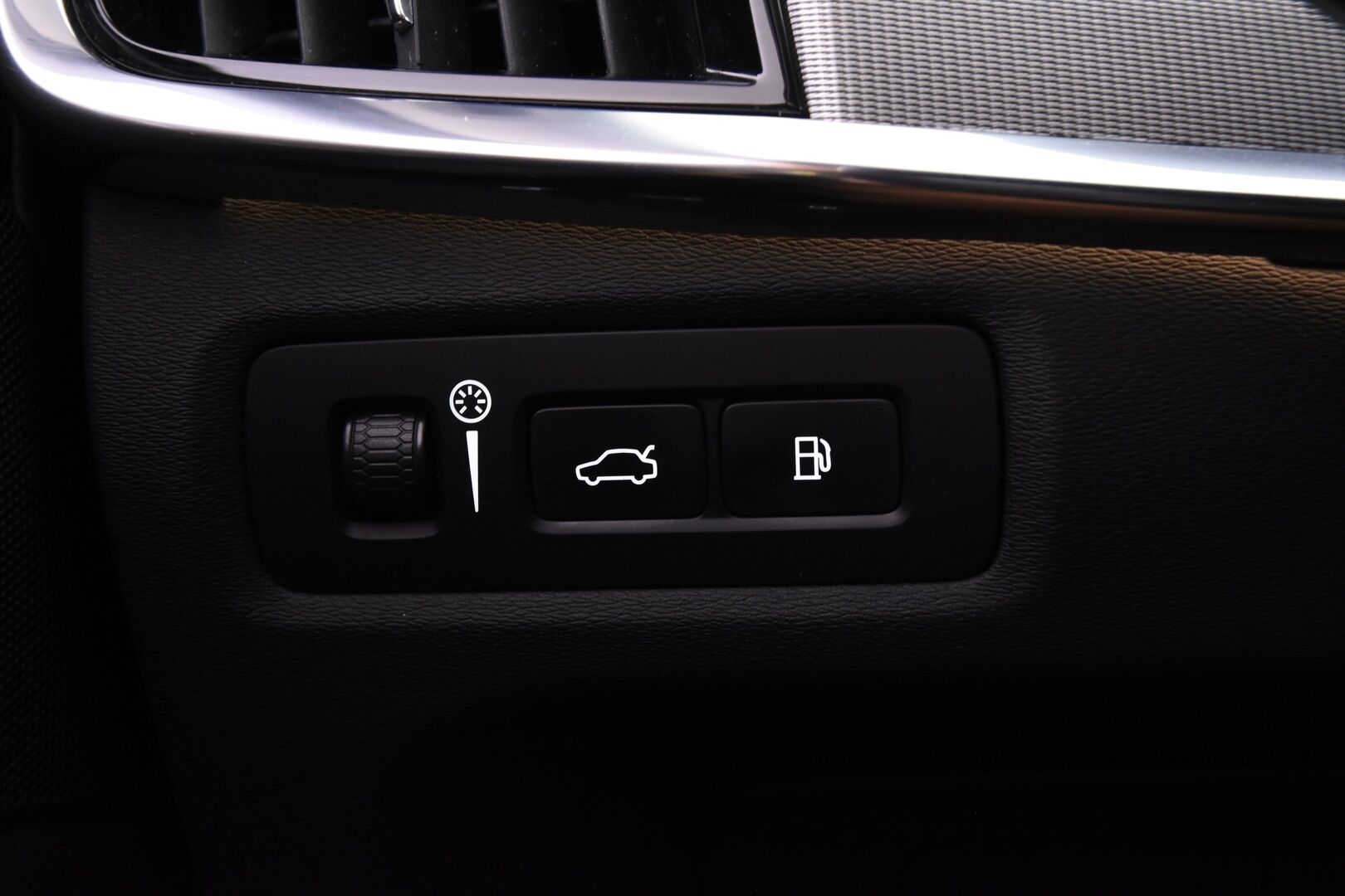 Volvo V90 2019 T8 AWD Inscription aut. - / HUD ! / Webasto ! / ACC ! / BLIS ! / P.Kamera ! / Muistipenkit !  / Koukku ! / Merkkihuollettu ! /