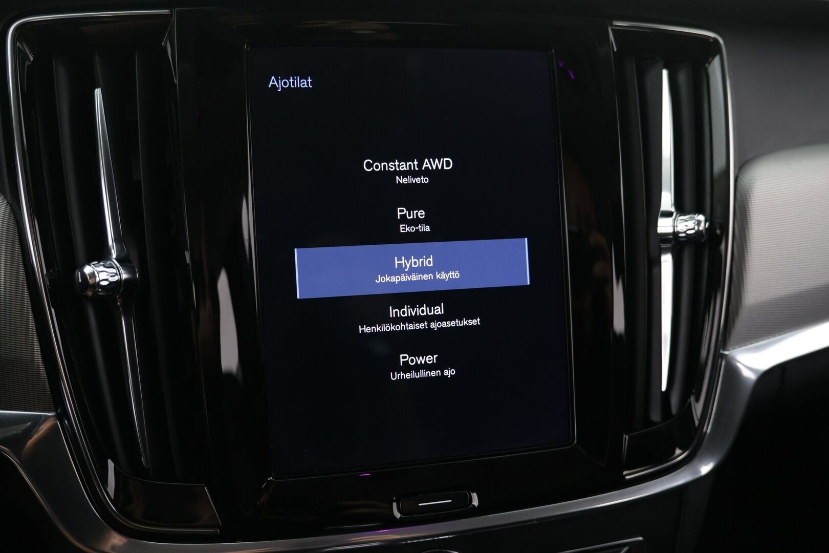 Volvo V90 2019 T8 AWD Inscription aut. - / HUD ! / Webasto ! / ACC ! / BLIS ! / P.Kamera ! / Muistipenkit !  / Koukku ! / Merkkihuollettu ! /