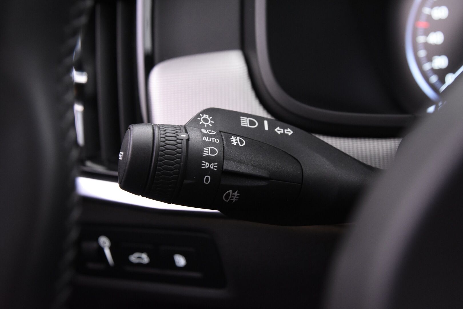 Volvo V90 2019 T8 AWD Inscription aut. - / HUD ! / Webasto ! / ACC ! / BLIS ! / P.Kamera ! / Muistipenkit !  / Koukku ! / Merkkihuollettu ! /