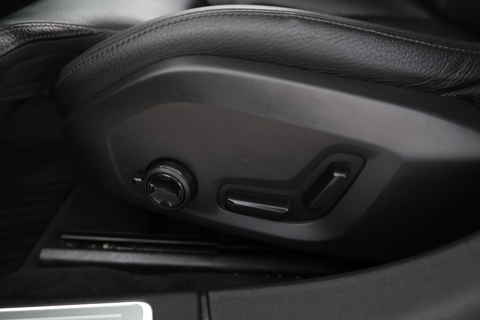 Volvo V90 2019 T8 AWD Inscription aut. - / HUD ! / Webasto ! / ACC ! / BLIS ! / P.Kamera ! / Muistipenkit !  / Koukku ! / Merkkihuollettu ! /
