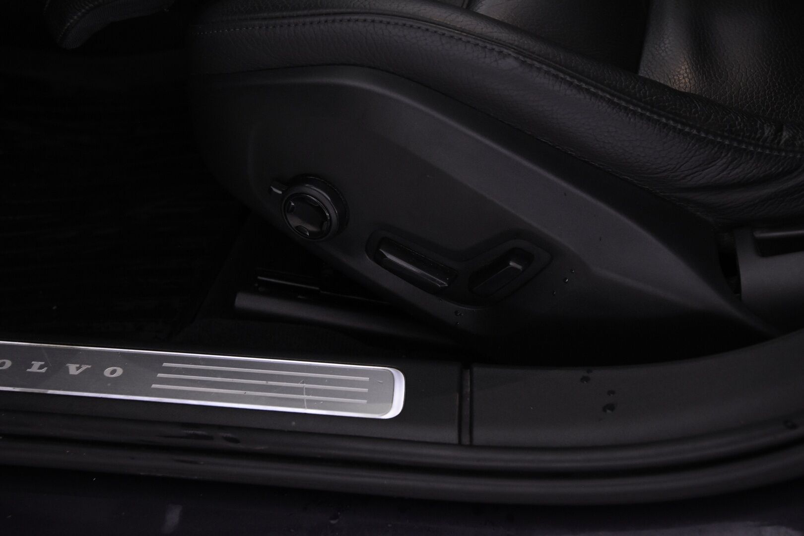 Volvo V90 2019 T8 AWD Inscription aut. - / HUD ! / Webasto ! / ACC ! / BLIS ! / P.Kamera ! / Muistipenkit !  / Koukku ! / Merkkihuollettu ! /
