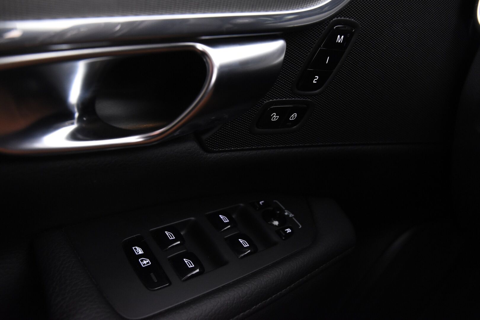Volvo V90 2019 T8 AWD Inscription aut. - / HUD ! / Webasto ! / ACC ! / BLIS ! / P.Kamera ! / Muistipenkit !  / Koukku ! / Merkkihuollettu ! /