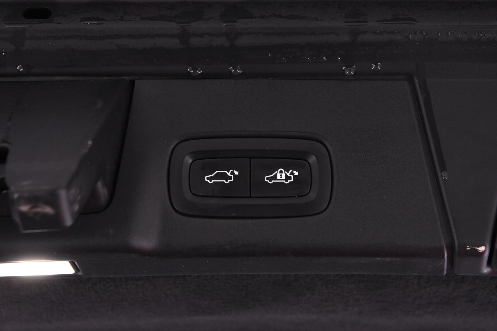 Volvo V90 2019 T8 AWD Inscription aut. - / HUD ! / Webasto ! / ACC ! / BLIS ! / P.Kamera ! / Muistipenkit !  / Koukku ! / Merkkihuollettu ! /