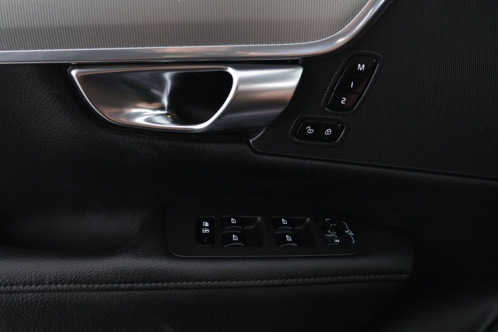 Volvo V90 2019 T8 AWD Inscription aut. - / HUD ! / Webasto ! / ACC ! / BLIS ! / P.Kamera ! / Muistipenkit !  / Koukku ! / Merkkihuollettu ! /