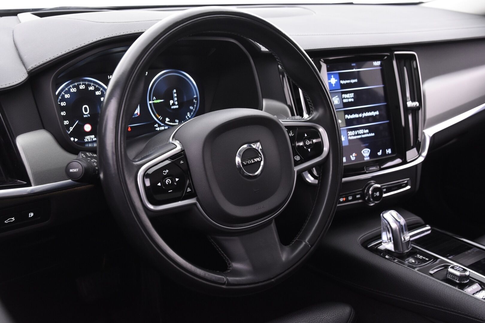 Volvo V90 2019 T8 AWD Inscription aut. - / HUD ! / Webasto ! / ACC ! / BLIS ! / P.Kamera ! / Muistipenkit !  / Koukku ! / Merkkihuollettu ! /