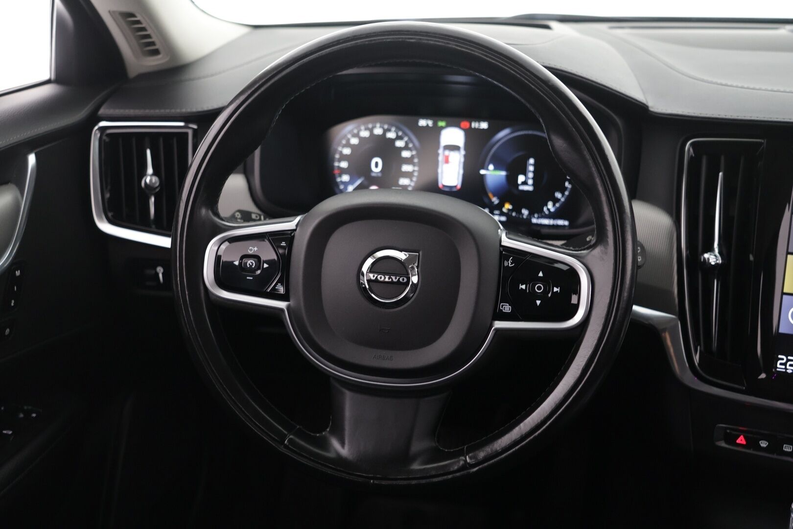 Volvo V90 2019 T8 AWD Inscription aut. - / HUD ! / Webasto ! / ACC ! / BLIS ! / P.Kamera ! / Muistipenkit !  / Koukku ! / Merkkihuollettu ! /