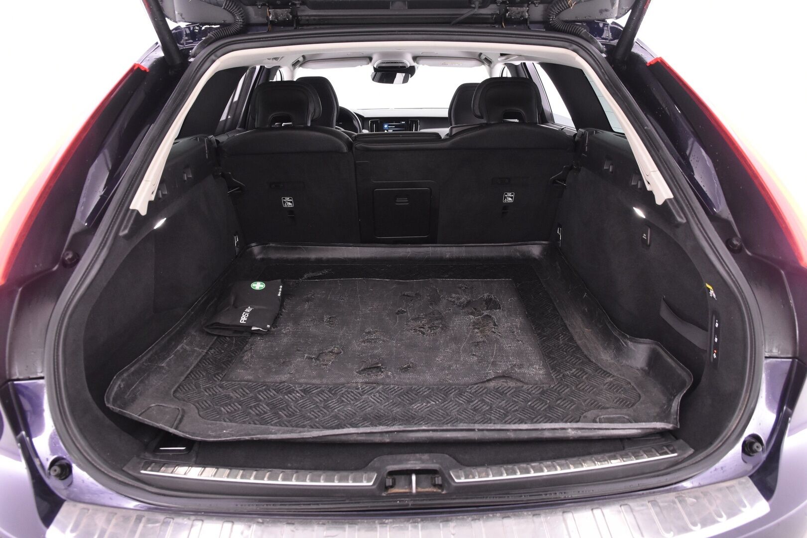 Volvo V90 2019 T8 AWD Inscription aut. - / HUD ! / Webasto ! / ACC ! / BLIS ! / P.Kamera ! / Muistipenkit !  / Koukku ! / Merkkihuollettu ! /