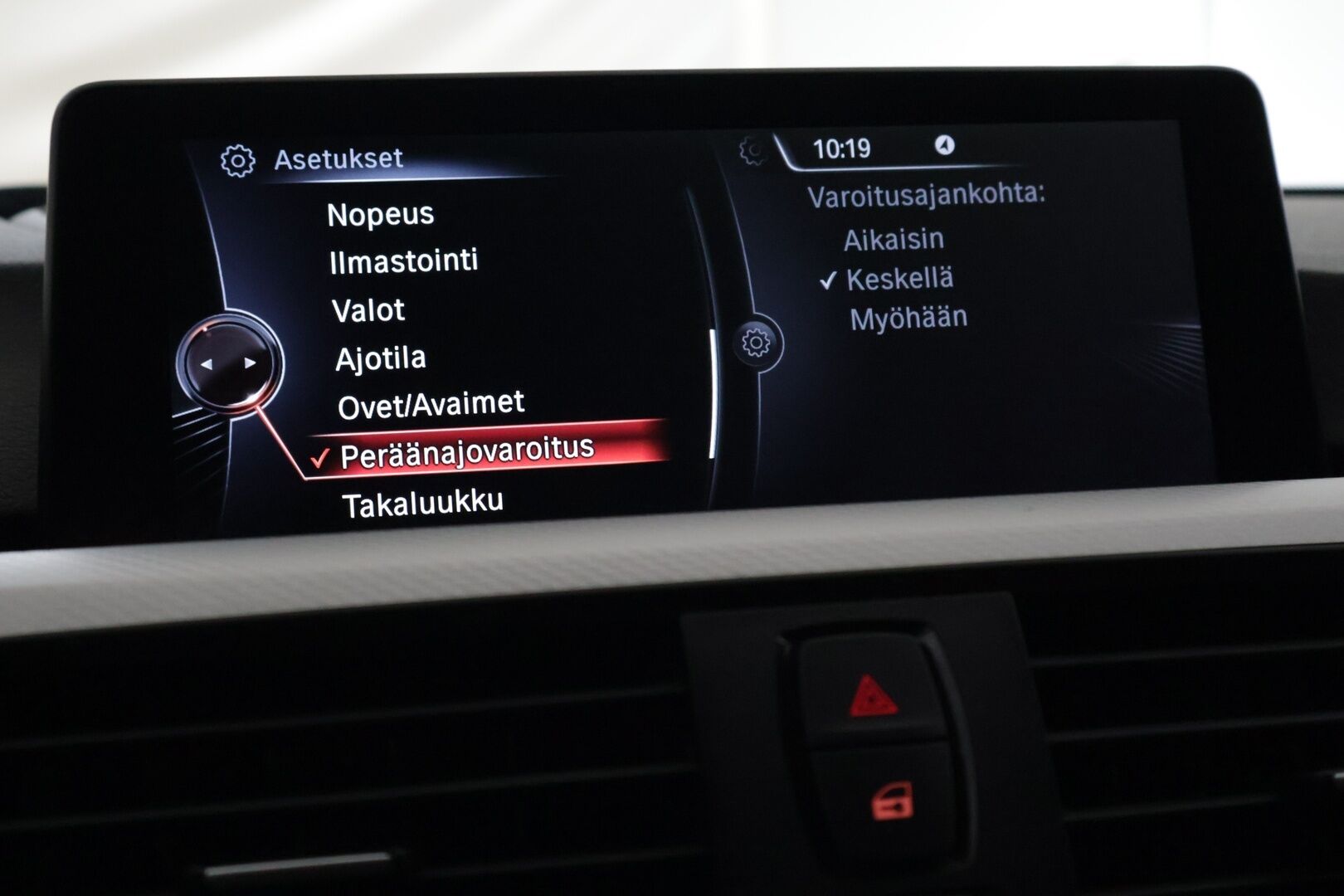 BMW 335 2015 F31 Touring 335d A xDrive Business M Sport - H&K | Webasto | HUD | P-Kamera | Tutkat | Comfort Access | Navi | Punainen nahkasisusta | Vakkari | Koukku 