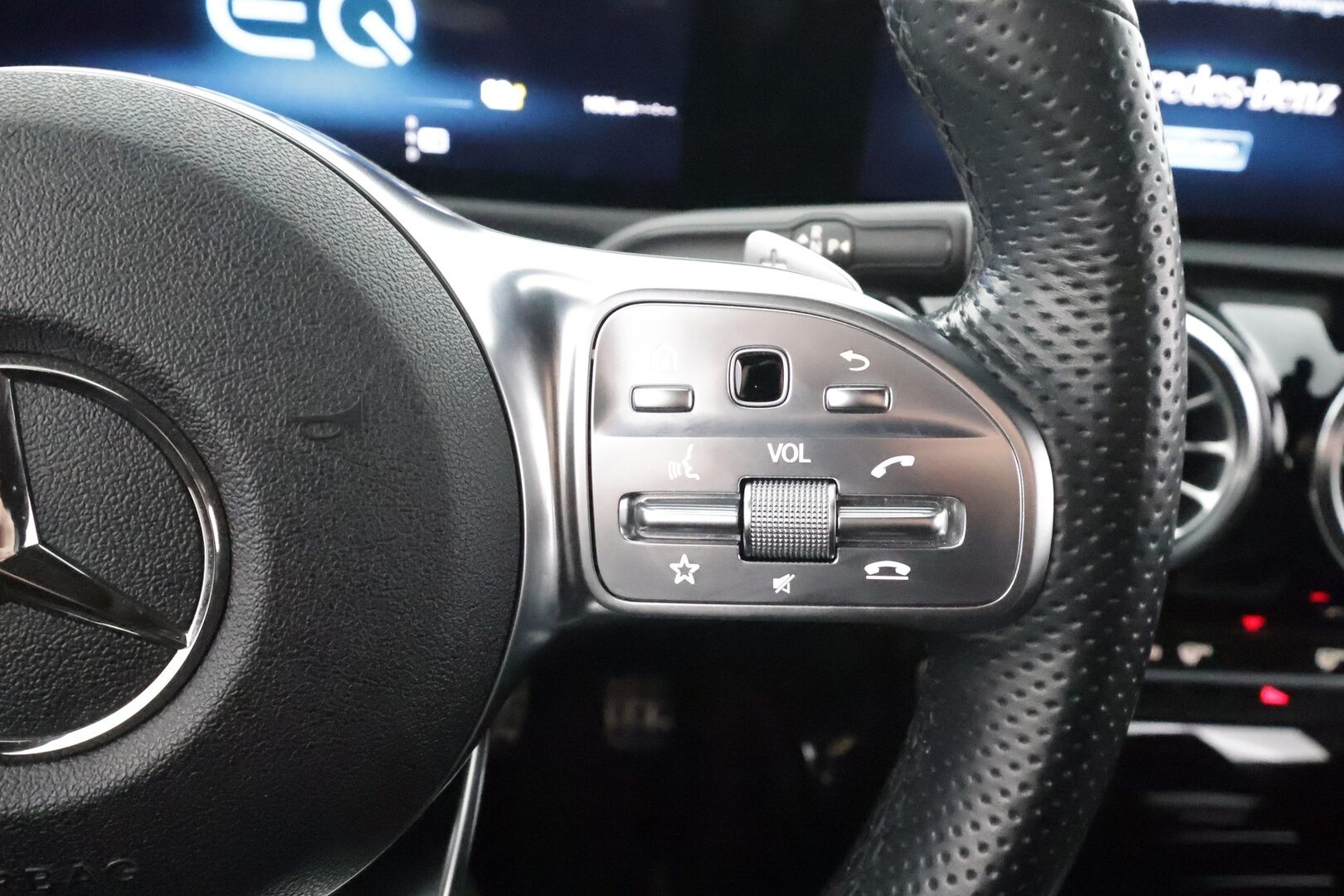 Mercedes-Benz CLA 2021 250 e A Business AMG EQ Power * P.kamera / Widescreen / Sporttipenkit / IHC / Kaistavahti / Navi / BLIS * - Akku kuntotarkastettu SoH 94,6% - HULLUT AVAJAISHULINAT KORKOTARJOUS 3,29 %