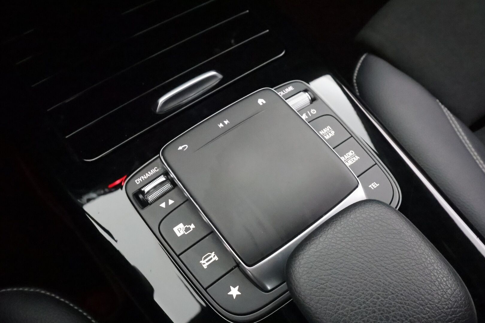 Mercedes-Benz CLA 2021 250 e A Business AMG EQ Power * P.kamera / Widescreen / Sporttipenkit / IHC / Kaistavahti / Navi / BLIS * - Akku kuntotarkastettu SoH 94,6% - HULLUT AVAJAISHULINAT KORKOTARJOUS 3,29 %