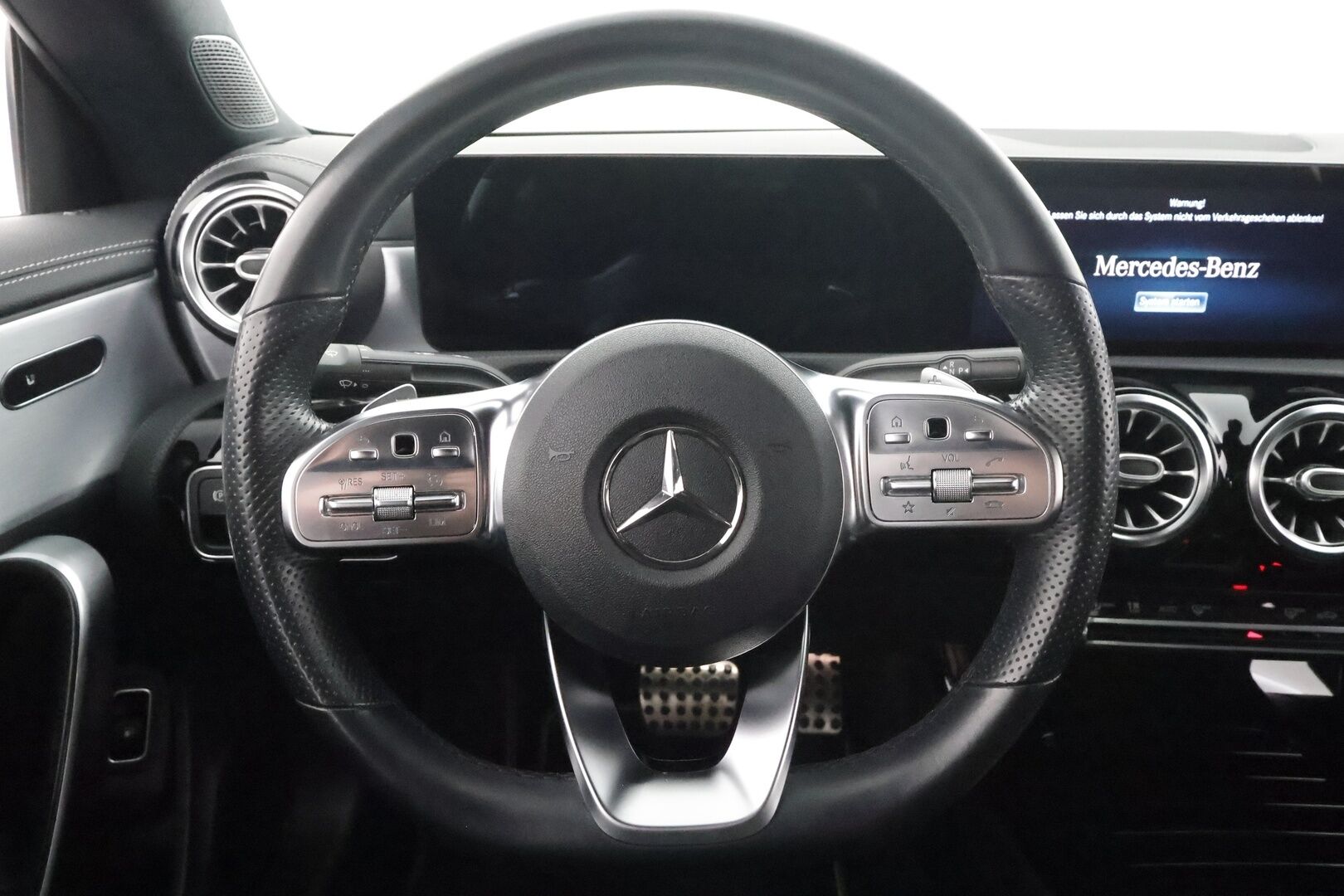 Mercedes-Benz CLA 2021 250 e A Business AMG EQ Power * Vakkari / P.kamera / Widescreen / Sporttipenkit / IHC / Kaistavahti / Navi * - Akku kuntotarkastettu SoH 94,6%