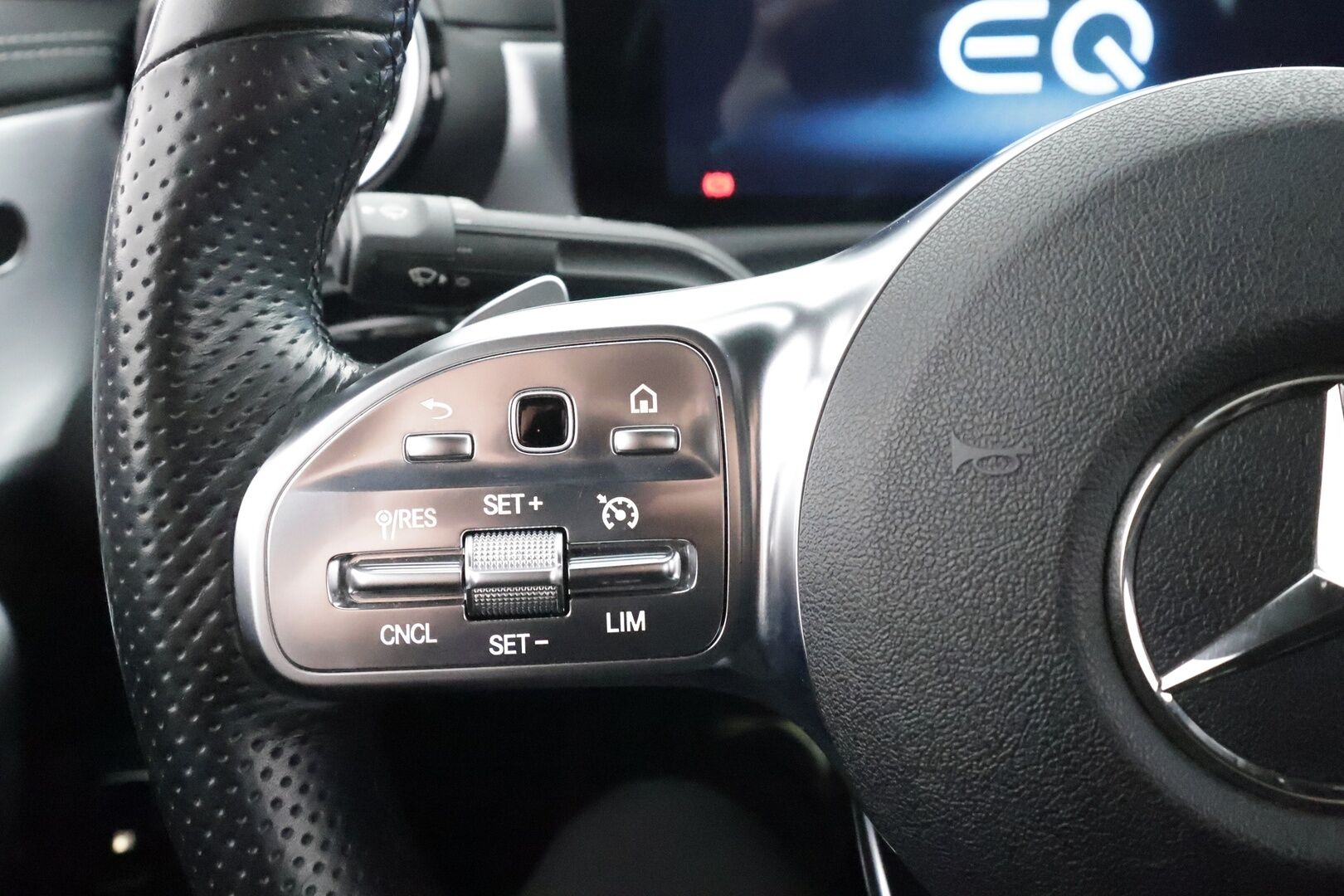 Mercedes-Benz CLA 2021 250 e A Business AMG EQ Power * P.kamera / Widescreen / Sporttipenkit / IHC / Kaistavahti / Navi / BLIS * - Akku kuntotarkastettu SoH 94,6% - HULLUT AVAJAISHULINAT KORKOTARJOUS 3,29 %