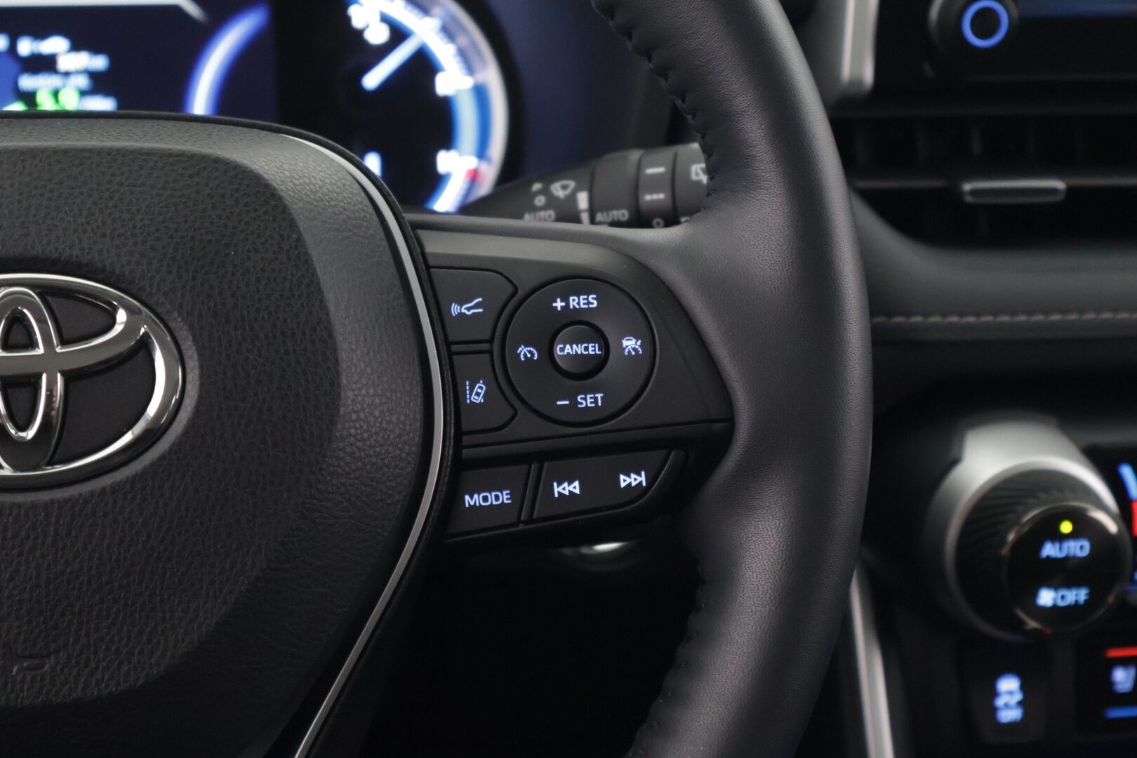 Toyota RAV4 2021 2,5 Hybrid AWD-i Premium - 3,99 % KORKOTARJOUS TÄHÄN AUTOON - * Suomi-auto / WEBASTO / 360°/ JBL / LED / Carplay / ACC / Navi / Digi taustapeili *