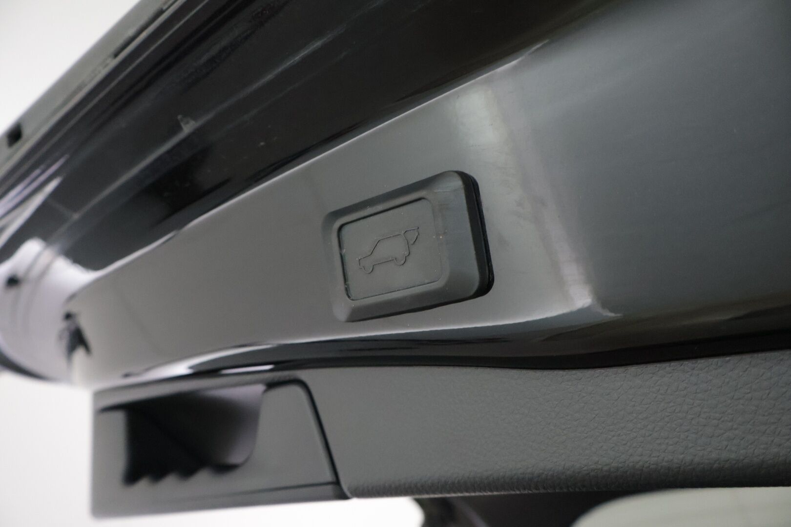 Toyota RAV4 2021 2,5 Hybrid AWD-i Premium - 3,99 % KORKOTARJOUS TÄHÄN AUTOON - * Suomi-auto / WEBASTO / 360°/ JBL / LED / Carplay / ACC / Navi / Digi taustapeili *
