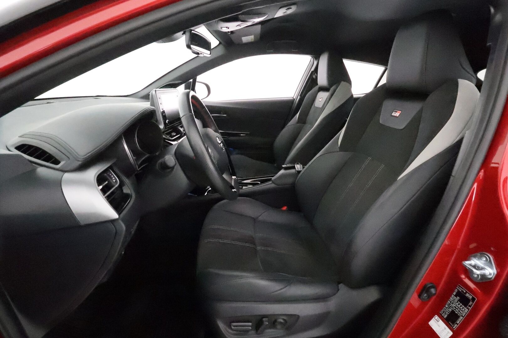 Toyota C-HR 2021 2,0 Hybrid GR Sport - 1Om Suomiauto / JBL / Adapt.Vakkari / Vetokoukku / Peruutuskamera / Adapt.LED / Nahka-Alcantara / Ratinlämmitys / Supervarusteet!