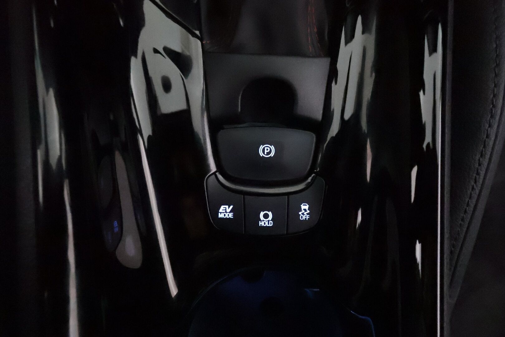 Toyota C-HR 2021 2,0 Hybrid GR Sport - 1Om Suomiauto / JBL / Adapt.Vakkari / Vetokoukku / Peruutuskamera / Adapt.LED / Nahka-Alcantara / Ratinlämmitys / Supervarusteet!
