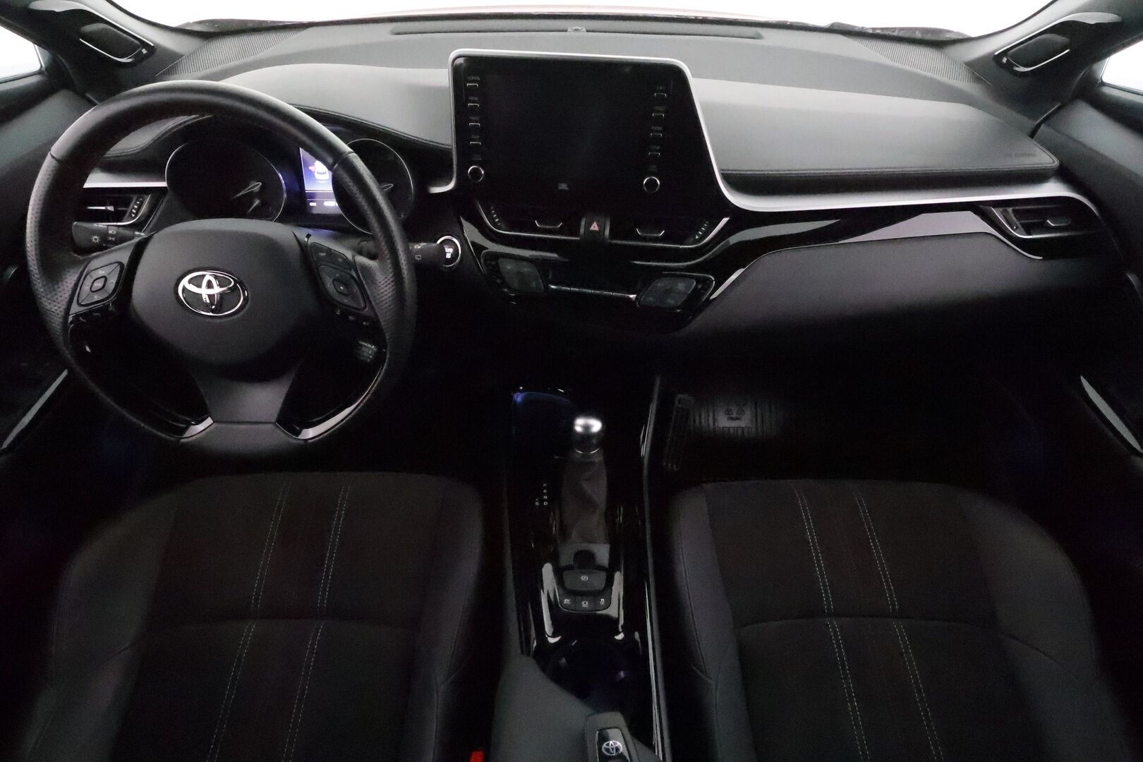 Toyota C-HR 2021 2,0 Hybrid GR Sport - 1Om Suomiauto / JBL / Adapt.Vakkari / Vetokoukku / Peruutuskamera / Adapt.LED / Nahka-Alcantara / Ratinlämmitys / Supervarusteet!