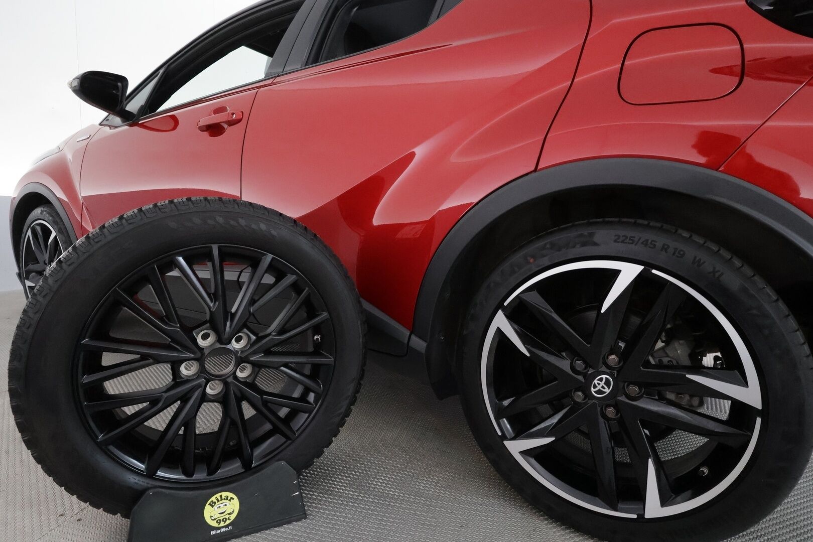 Toyota C-HR 2021 2,0 Hybrid GR Sport - 1Om Suomiauto / JBL / Adapt.Vakkari / Vetokoukku / Peruutuskamera / Adapt.LED / Nahka-Alcantara / Ratinlämmitys / Supervarusteet!