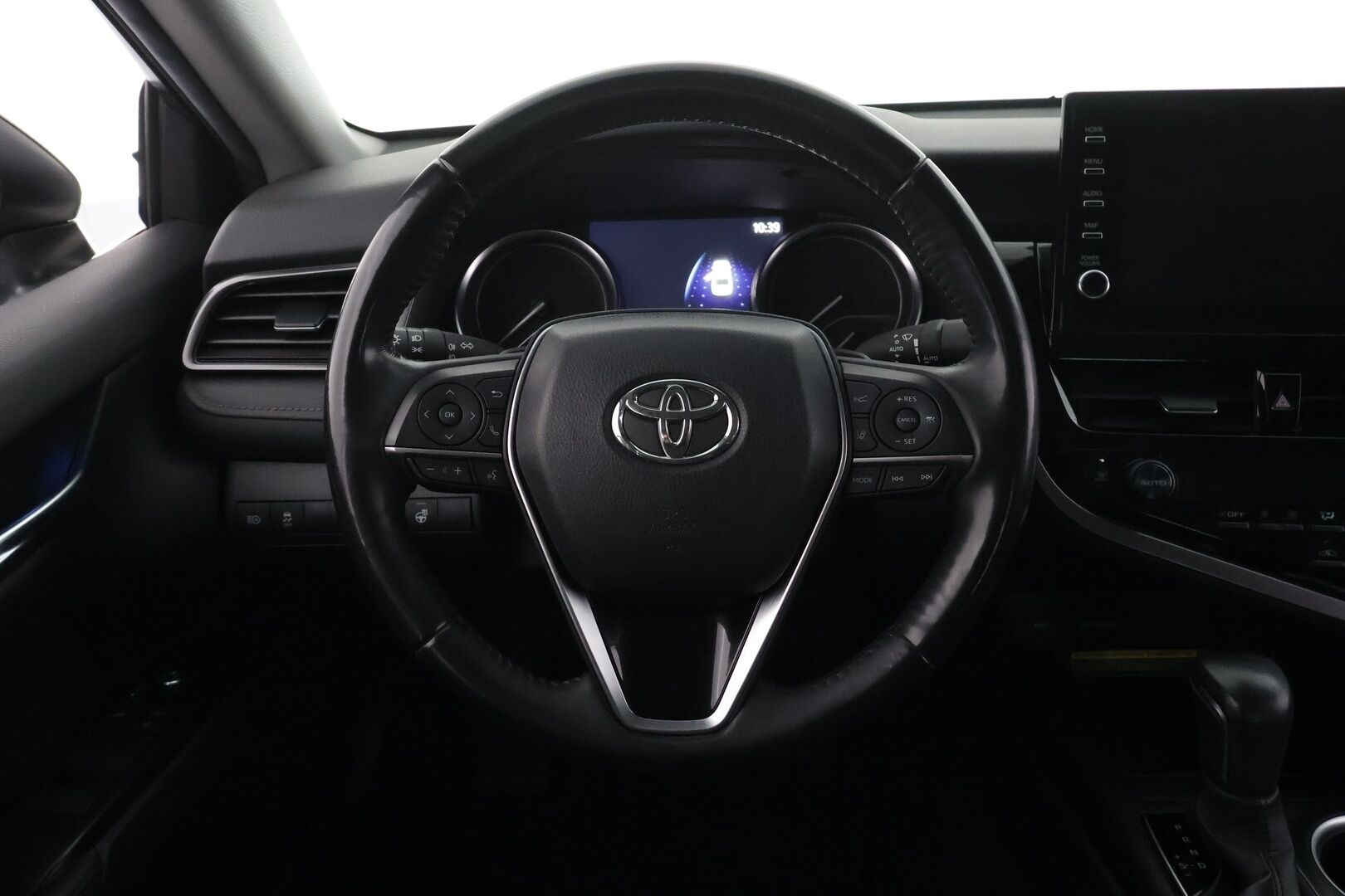 Toyota Camry 2021 2,5 Hybrid Style - | ACC | Nahkaverhoilu | Sähköpenkit | Navi | P.kamera | BSM | Keyless | Lämm. ratti | LED | Apple & Android | 1-om suomiauto | 2x renkaat aluin | 