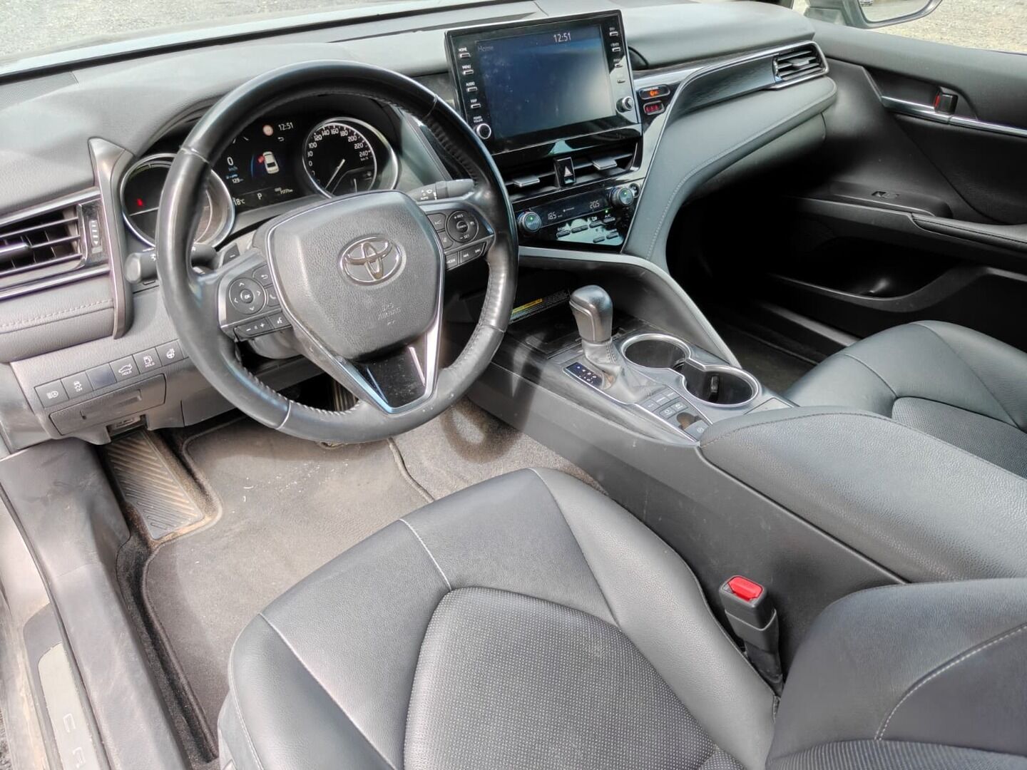 Toyota Camry 2021 2,5 Hybrid Style - | ACC | Nahkaverhoilu | Sähköpenkit | Navi | P.kamera | BSM | Keyless | Lämm. ratti | LED | Apple & Android | 1-om suomiauto | 2x renkaat aluin | 
