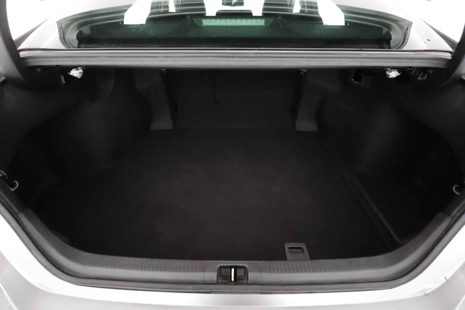 Toyota Camry 2021 2,5 Hybrid Style - | ACC | Nahkaverhoilu | Sähköpenkit | Navi | P.kamera | BSM | Keyless | Lämm. ratti | LED | Apple & Android | 1-om suomiauto | 2x renkaat aluin | 