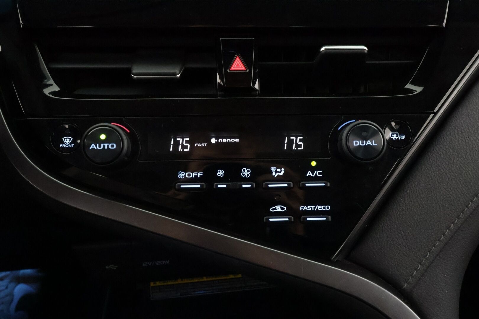 Toyota Camry 2021 2,5 Hybrid Style - | ACC | Nahkaverhoilu | Sähköpenkit | Navi | P.kamera | BSM | Keyless | Lämm. ratti | LED | Apple & Android | 1-om suomiauto | 2x renkaat aluin | 