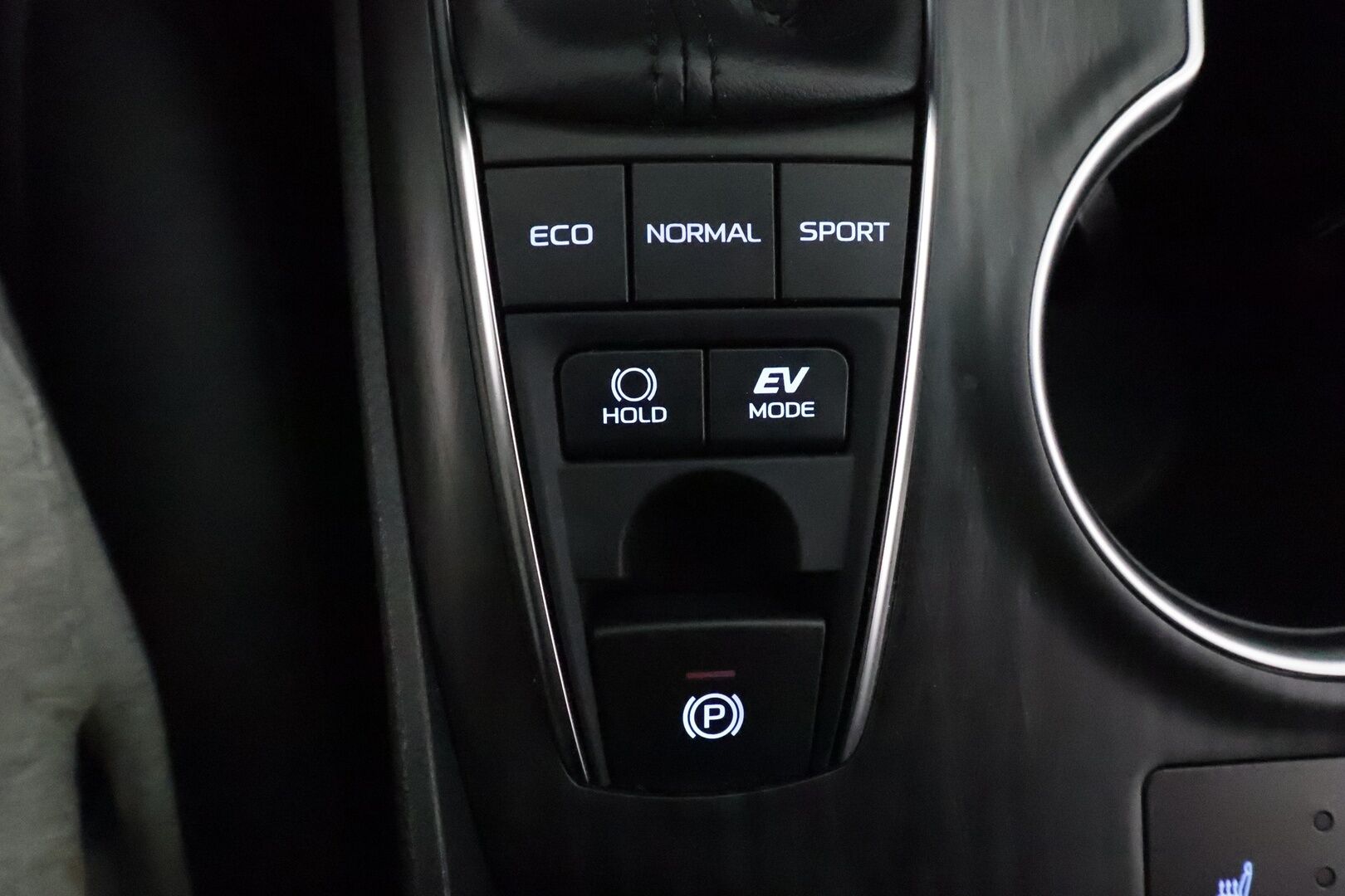 Toyota Camry 2021 2,5 Hybrid Style *ACC / P.kamera / Bi-LED / Lohkolämmitin / Sähköpenkit / Navi / Apple&Android* - Suomi-auto / Kahdet renkaat aluvanteilla / Merkkihuollettu