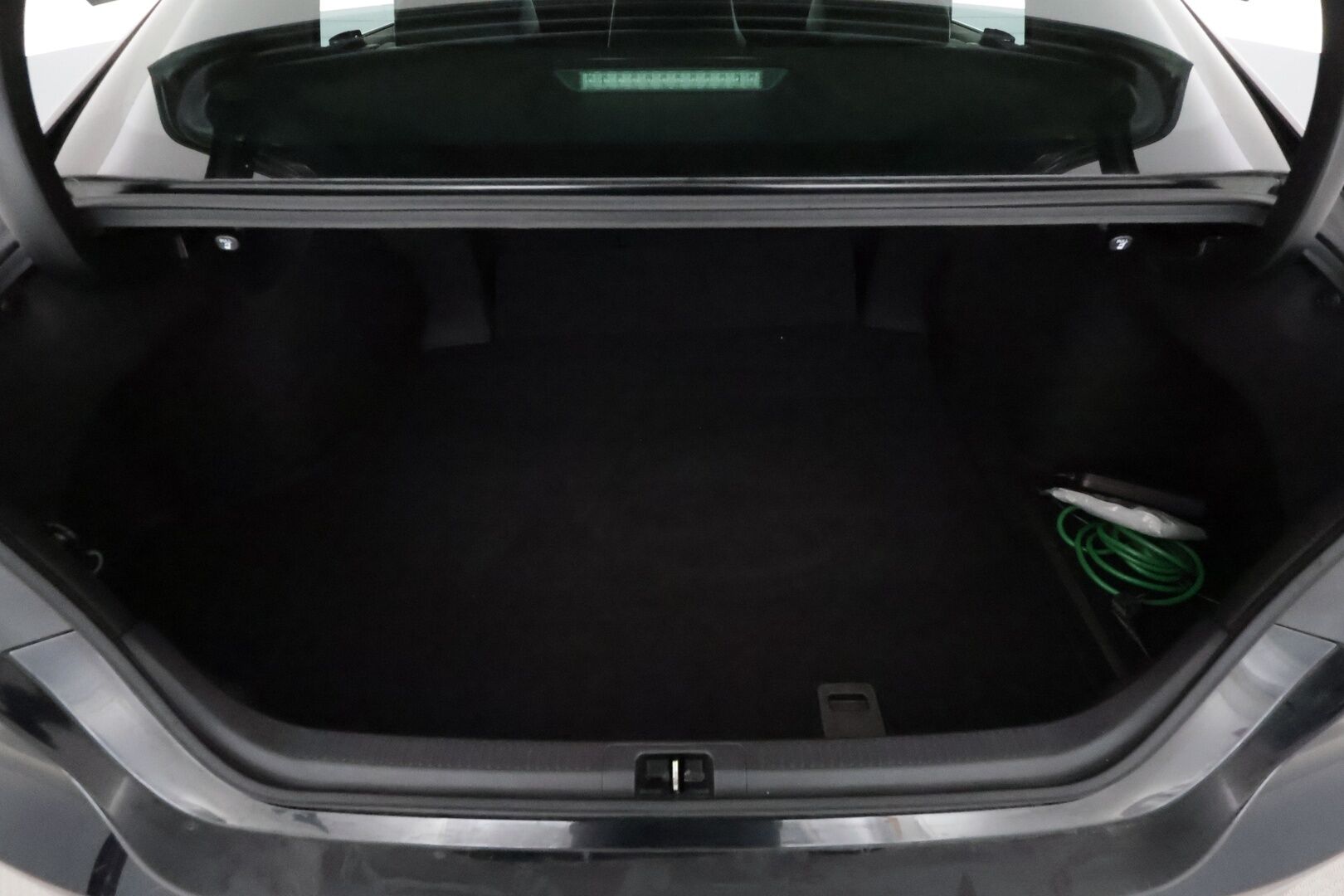 Toyota Camry 2021 2,5 Hybrid Style *ACC / P.kamera / Bi-LED / Lohkolämmitin / Sähköpenkit / Navi / Apple&Android* - Suomi-auto / Kahdet renkaat aluvanteilla / Merkkihuollettu