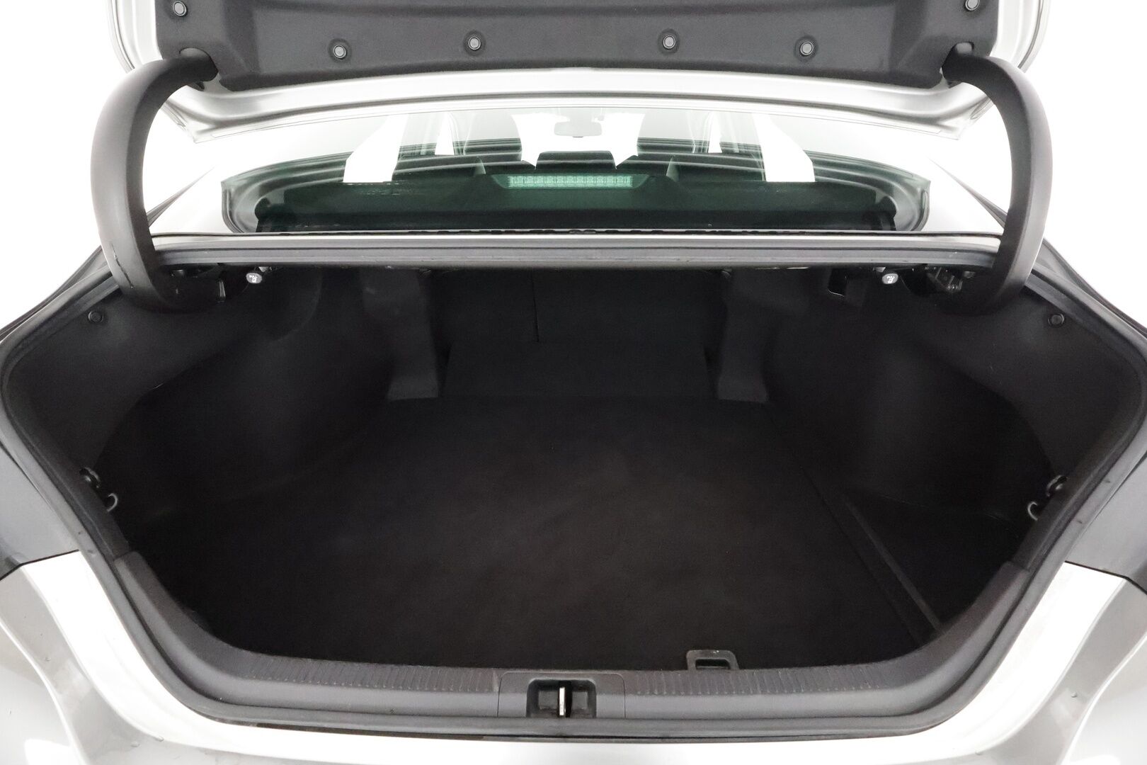 Toyota Camry 2022 2,5 Hybrid Style * ACC / P.kamera / Lohko / Navi / LED / Keyless / Sähköpenkit / Ratinlämmitin / Nahat * - Suomi-auto / Kahdet renkaat aluvanteilla / Juuri katsastettu