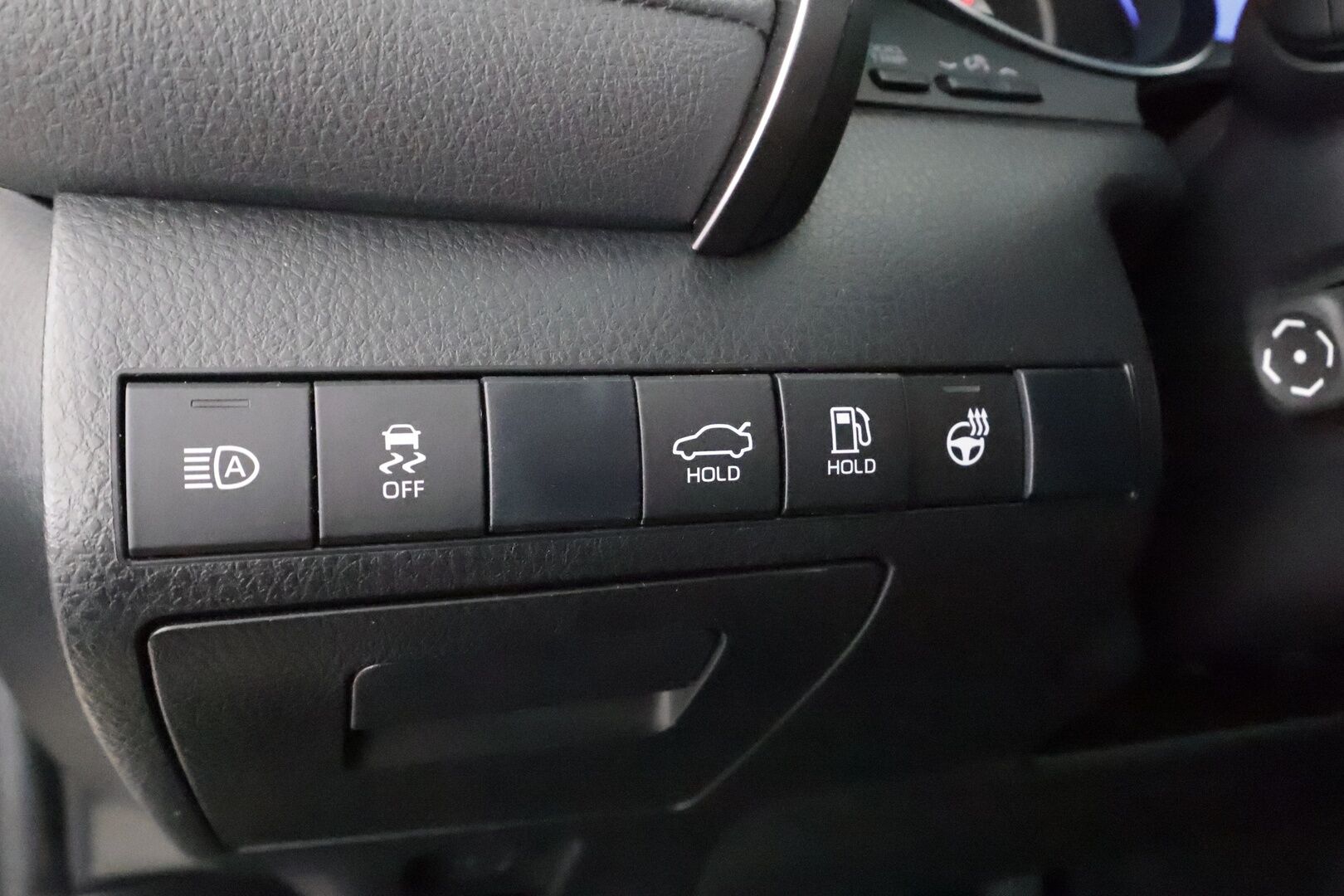 Toyota Camry 2022 2,5 Hybrid Style * ACC / P.kamera / Lohko / Navi / LED / Keyless / Sähköpenkit / Ratinlämmitin / Nahat * - Suomi-auto / Kahdet renkaat aluvanteilla / Juuri katsastettu