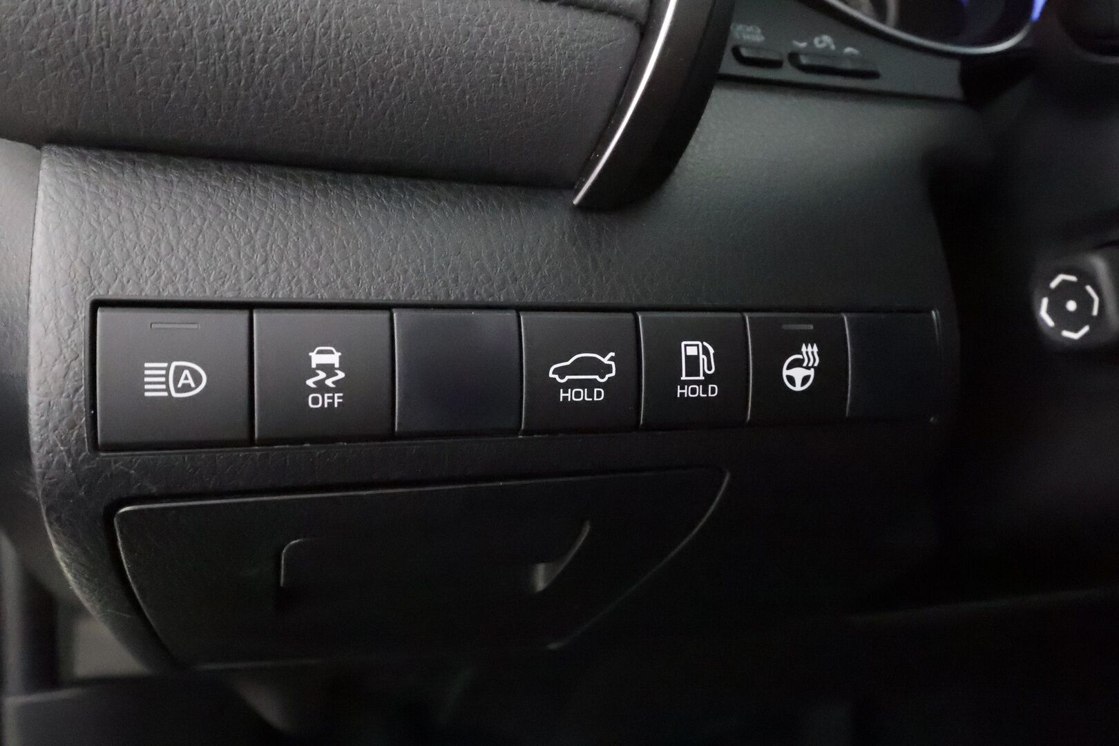 Toyota Camry 2021 2,5 Hybrid Style * ACC / Lohko+SIsä / Sähköpenkit / LED / Navi / P.kamera / Nahat / Keyless / Facelift / Ratinlämmitin * - Suomi-auto / Kahdet renkaat aluvanteilla / Merkkihuollettu - HULLUT AVAJAISHULINAT KORKOTARJOUS 3,29 %