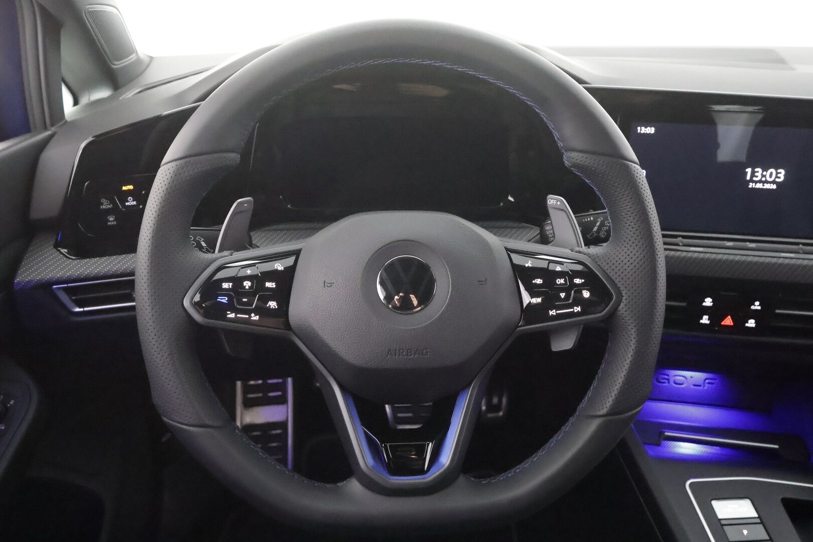 Volkswagen Golf 2021 R 2,0 TSI 235 kW 4MOTION DSG-automaatti - | ACC | Titaaniputkisto | IQ-Light Matrix-LED | P.Kamera | Sporttipenkit | Keyless | Apple&Android | Suomi-auto | Kahdet Renkaat |