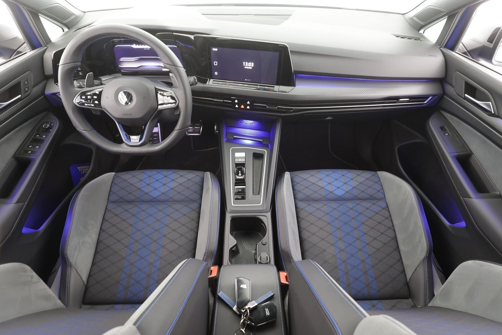 Volkswagen Golf 2021 R 2,0 TSI 235 kW 4MOTION DSG-automaatti - | ACC | Titaaniputkisto | IQ-Light Matrix-LED | P.Kamera | Sporttipenkit | Keyless | Apple&Android | Suomi-auto | Kahdet Renkaat |
