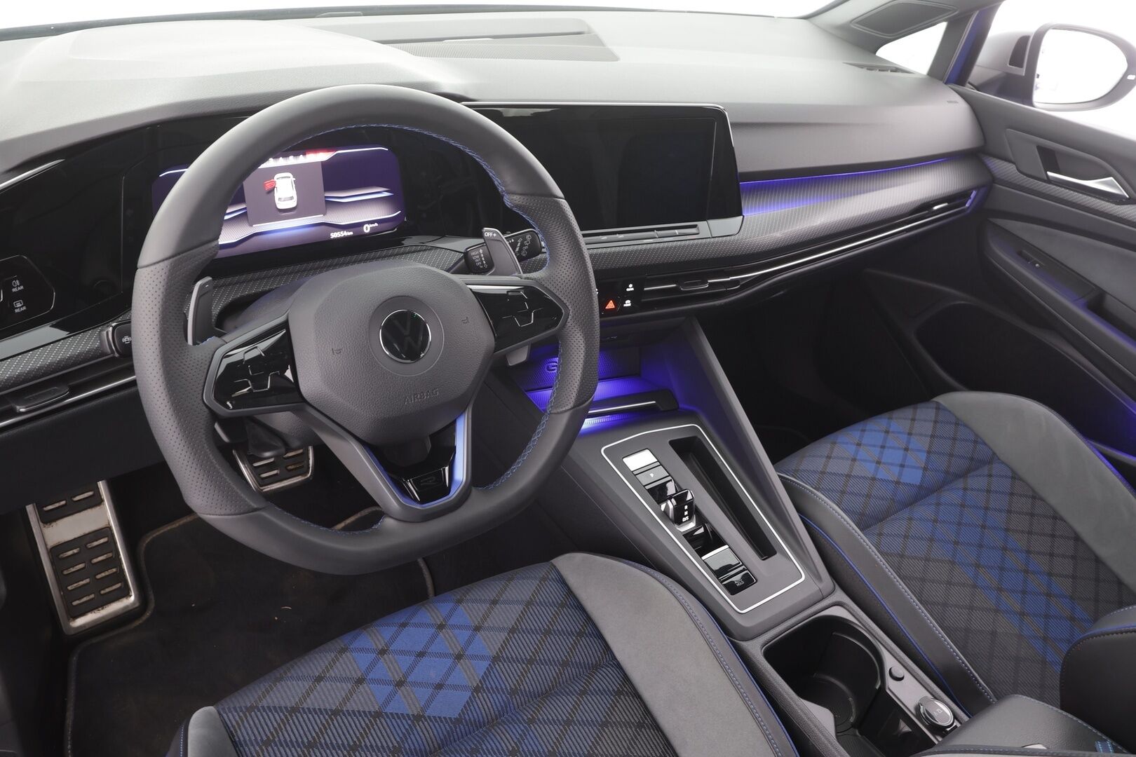 Volkswagen Golf 2021 R 2,0 TSI 235 kW 4MOTION DSG-automaatti - | ACC | Titaaniputkisto | IQ-Light Matrix-LED | P.Kamera | Sporttipenkit | Keyless | Apple&Android | Suomi-auto | Kahdet Renkaat |