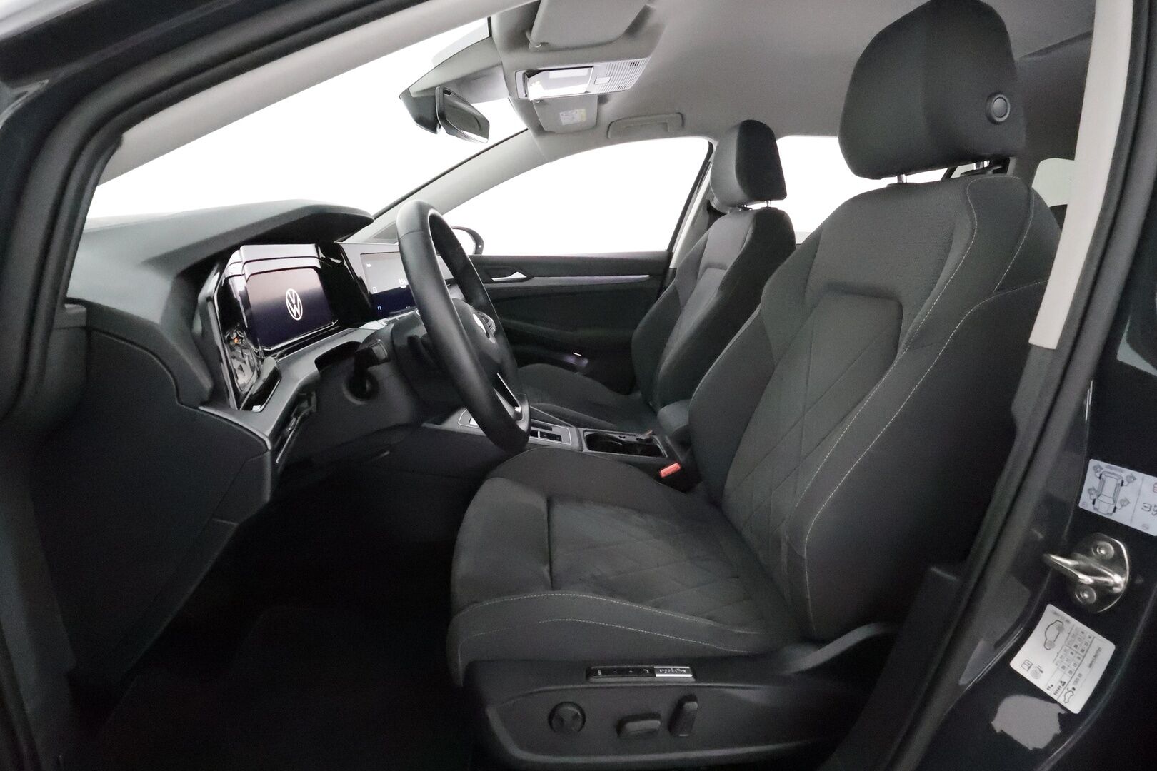 Volkswagen Golf 2021 Variant Style 2,0 TDI DSG **Adapt.vakkari / Muistipenkki / HUD / Webasto / Koukku / LED / Navi** - 1.Om Suomi-auto / Kahdet renkaat aluvanteilla / P.kamera / Hierova kuljettajan istuin
