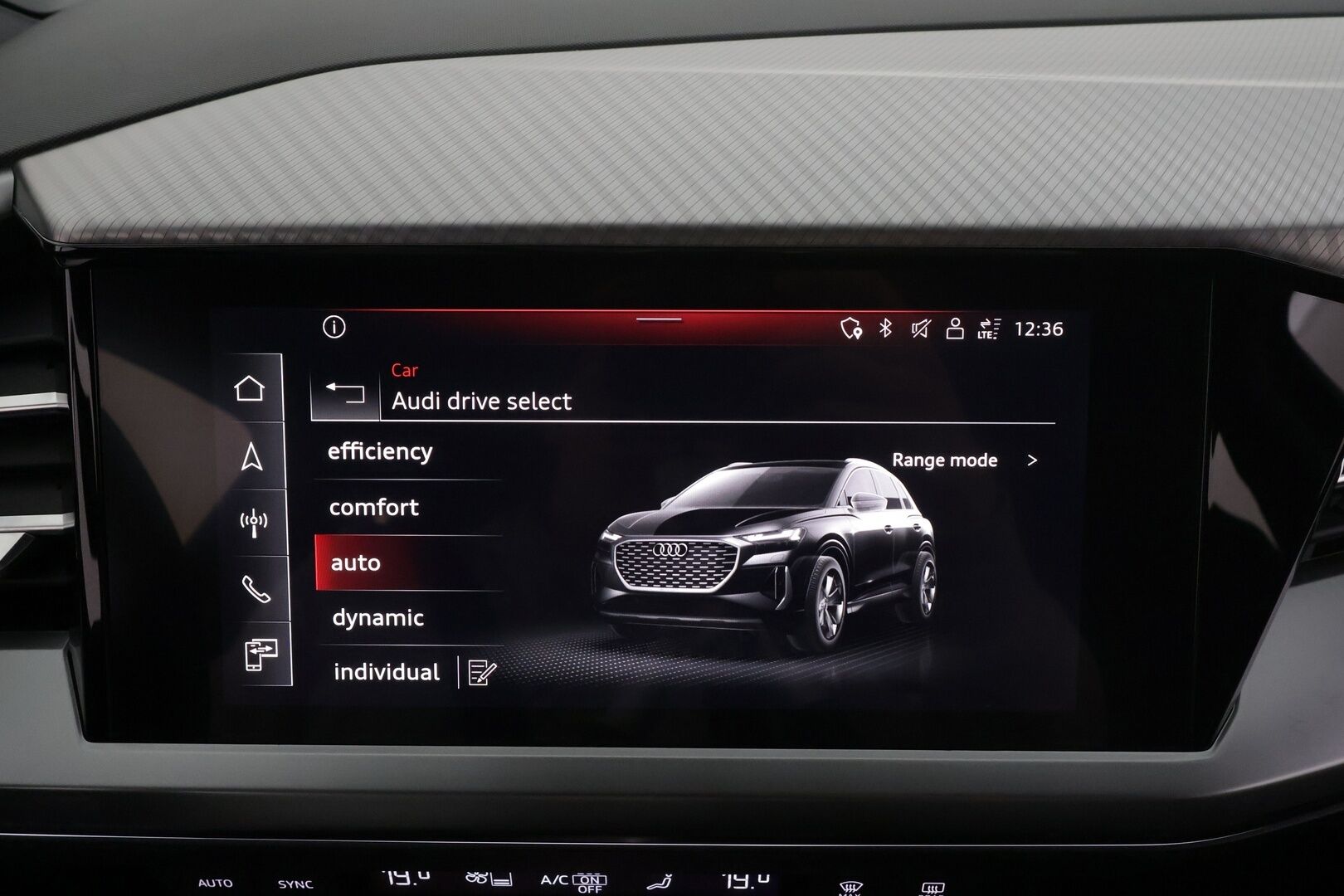 Audi Q4 e-tron 2021 40 e-tron * ACC / HUD / ILP / P.kamera / Matrix LED / Koukku / Sporttipenkit / Navi / Digimittaristo / Sähköluukku * - 1.Om Suomi-auto / Kahdet renkaat aluvanteilla / Merkkihuollettu