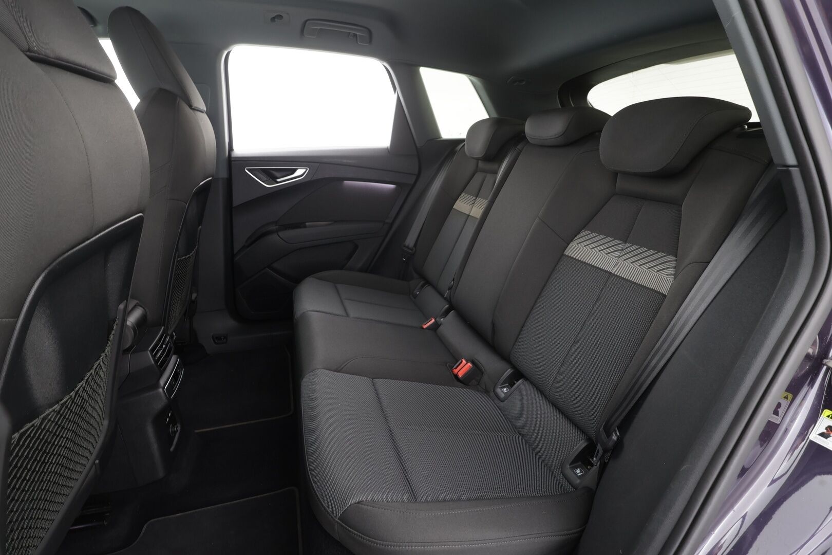 Audi Q4 e-tron 2021 40 e-tron * ACC / HUD / ILP / P.kamera / Matrix LED / Koukku / Sporttipenkit / Navi / Digimittaristo / Sähköluukku * - 1.Om Suomi-auto / Kahdet renkaat aluvanteilla / Merkkihuollettu