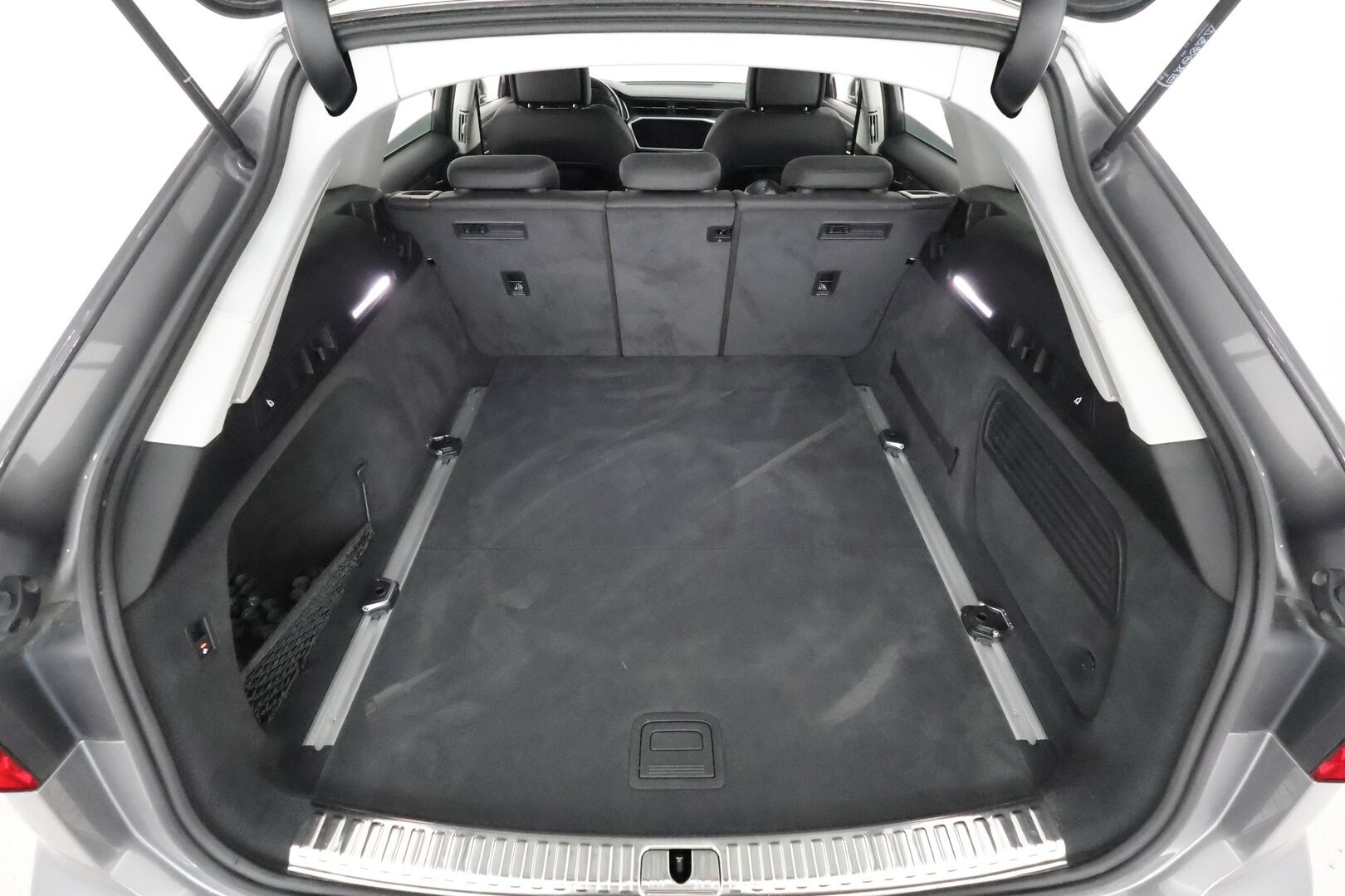 Audi A6 2021 Avant Business Sport 40 TDI MHEV quattro - 3,99 % KORKOTARJOUS TÄHÄN AUTOON - * 1.Om Suomi-auto / Webasto / Koukku / Matrix-LED / P. Kamera / Sporttipenkit**