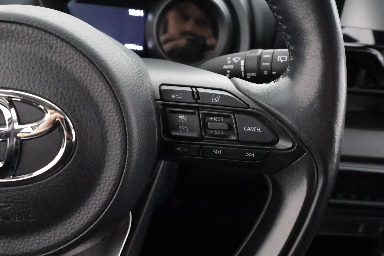 Toyota Yaris 2021 1,5 Hybrid Style - | ACC | LED | P.Kamera | Sisätilanlämmitin | Navi | Katveavustin | Kaistavahti | Keyless | Kahdet renkaat | Merkkihuollot | Suomi-auto |